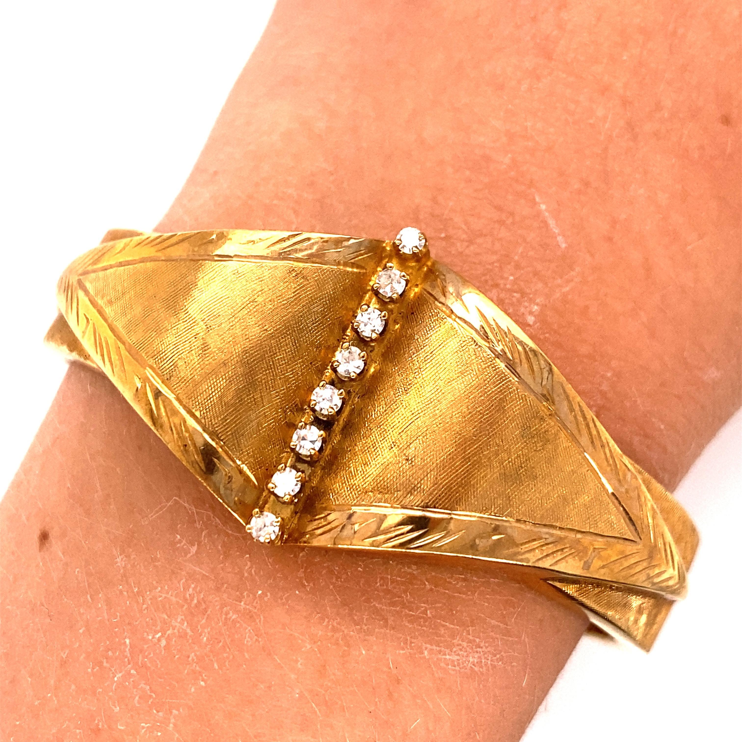 Vintage 14K Yellow Gold Bangle Bracelet with Diamonds In Good Condition For Sale In Boston, MA