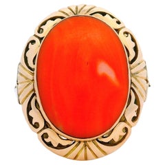 Vintage 14k Gelbgold Lünette Koralle Cabochon geätzter & offener Blumenarbeit Ring