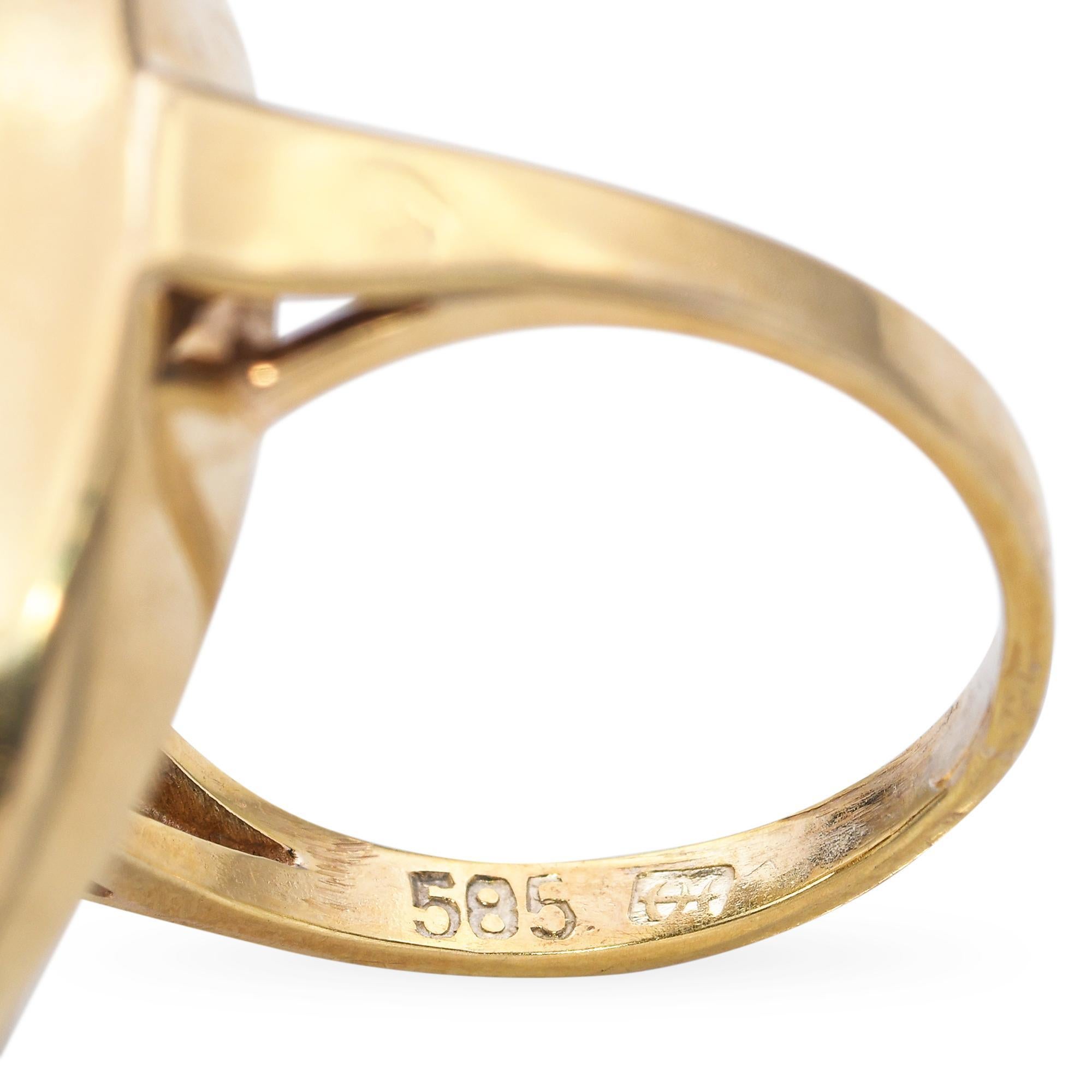 Vintage 14k Yellow Gold Bezel Set Aquamarine Ring in vendita 1