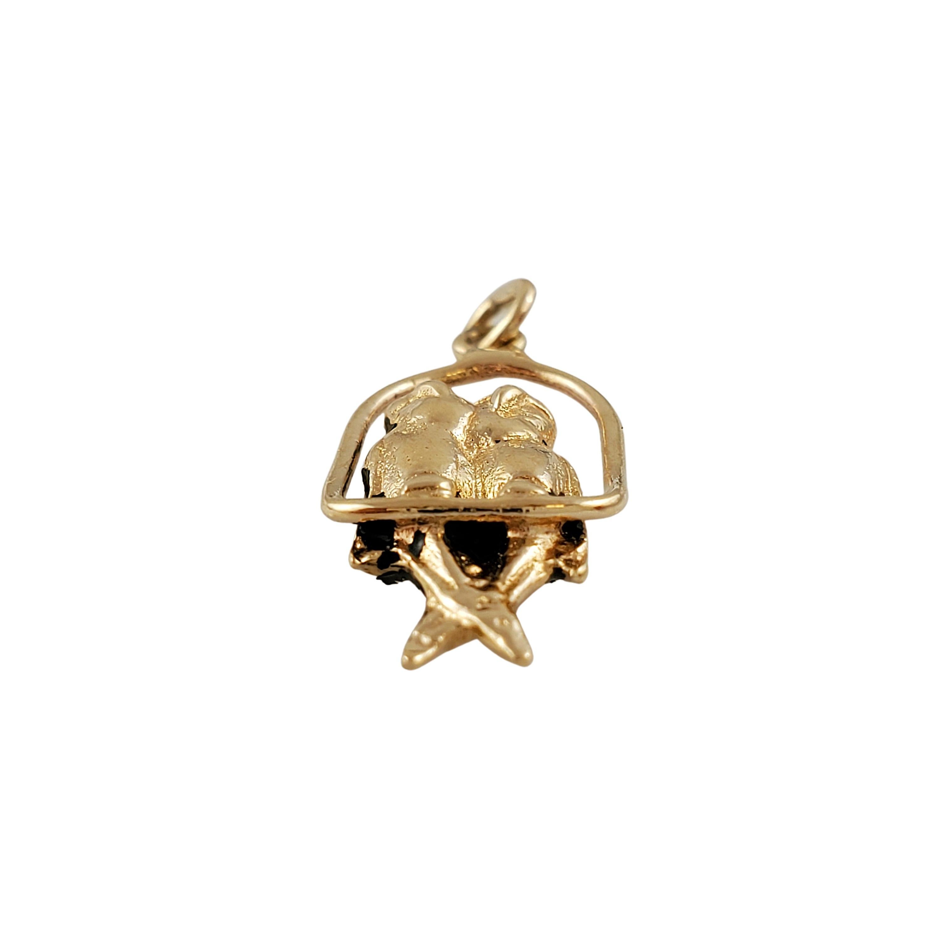 Vintage 14K Yellow Gold Bird on a Perch Pendant Charm In Good Condition In Washington Depot, CT