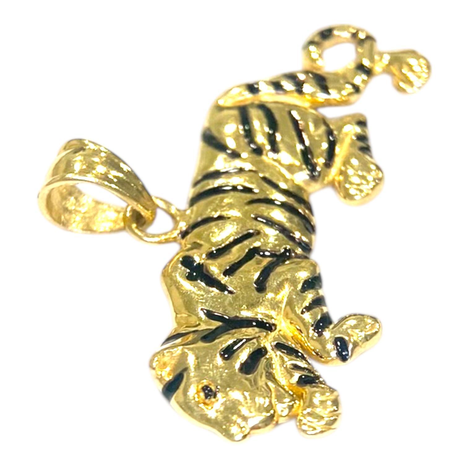 Pendentif vintage en or jaune 14K avec un tigre en émail noir Unisexe en vente
