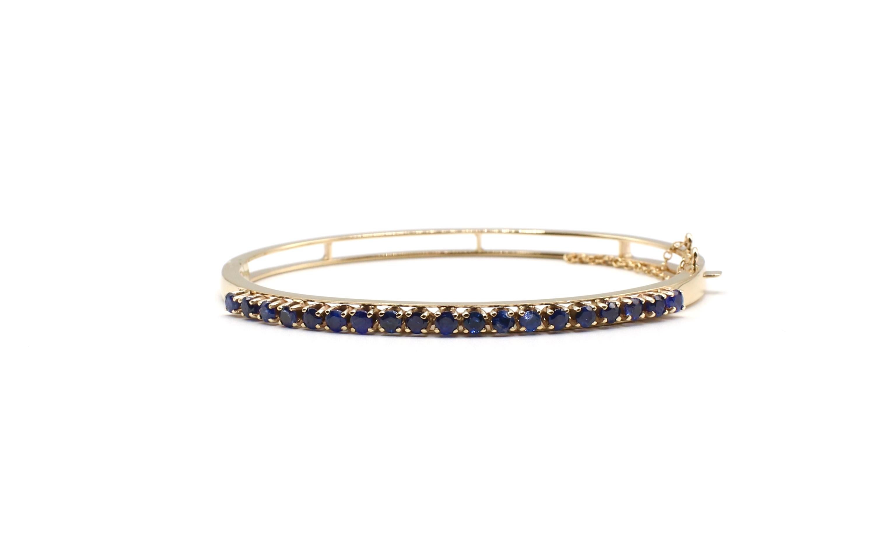Vintage 14 Karat Yellow Gold Blue Sapphire Hinged Bracelet Bangle 2