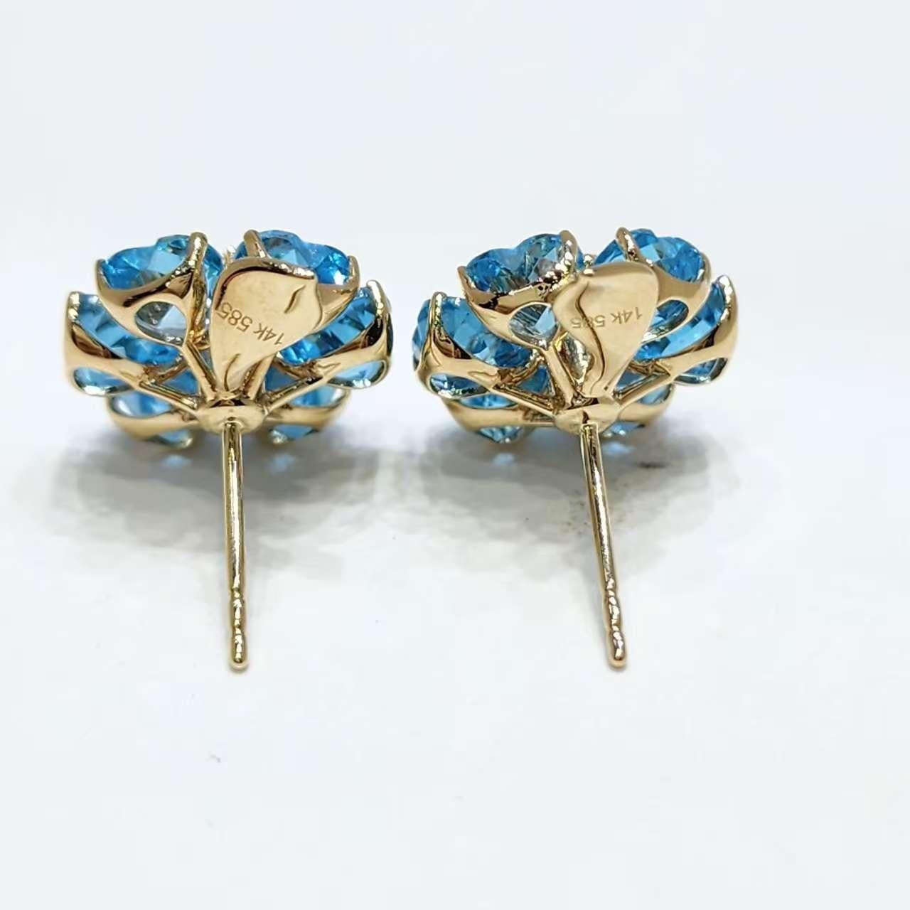 Donna Orecchini d'epoca in oro giallo 14K con fiori di topazio blu e diamanti in vendita