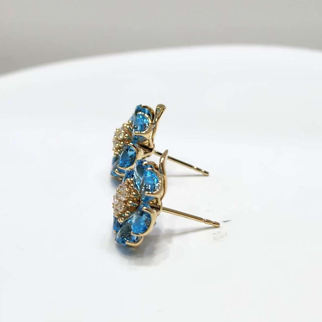 Orecchini d'epoca in oro giallo 14K con fiori di topazio blu e diamanti in vendita 1
