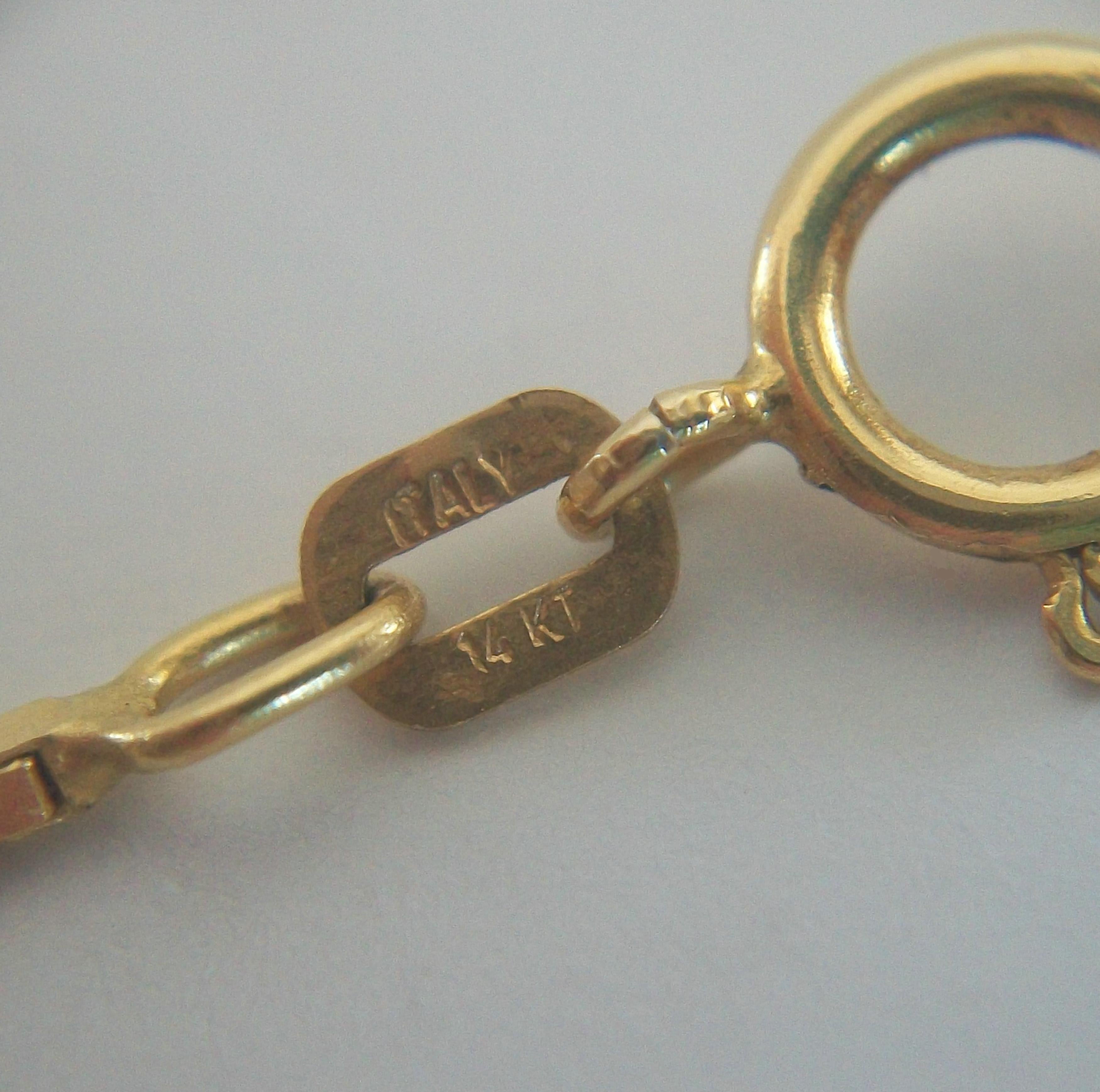 Women's or Men's Vintage 14K Yellow Gold Box Chain - Signed - Italy - Circa 1980's For Sale