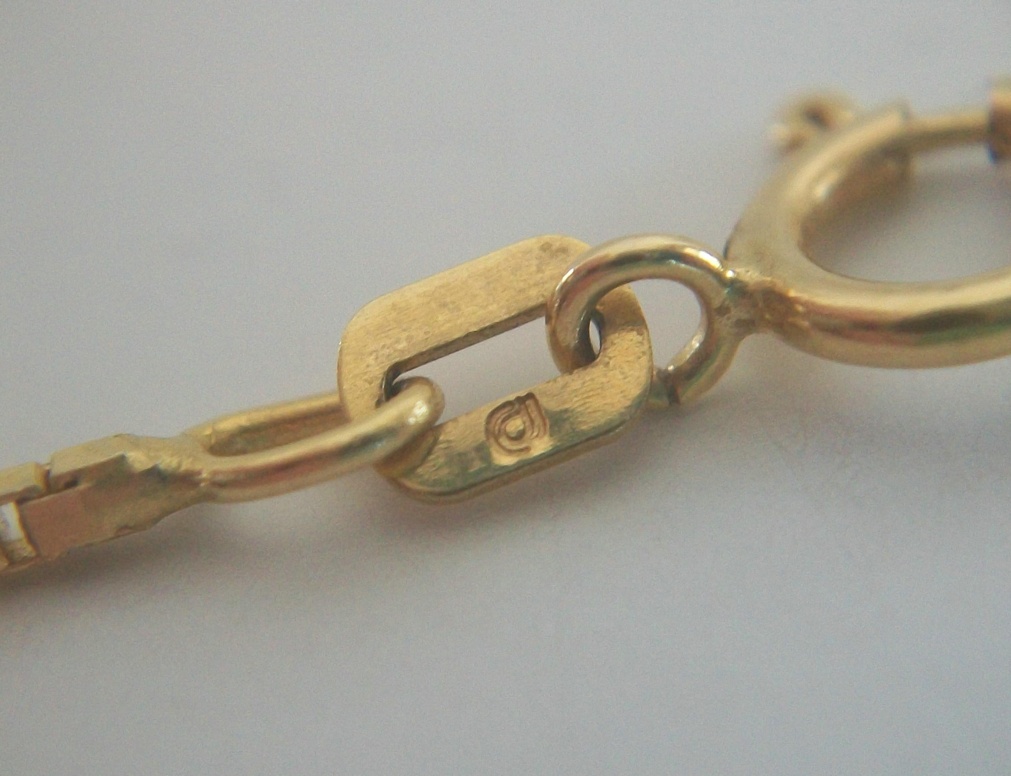 Vintage 14K Yellow Gold Box Chain - Signed - Italy - Circa 1980's For Sale 3