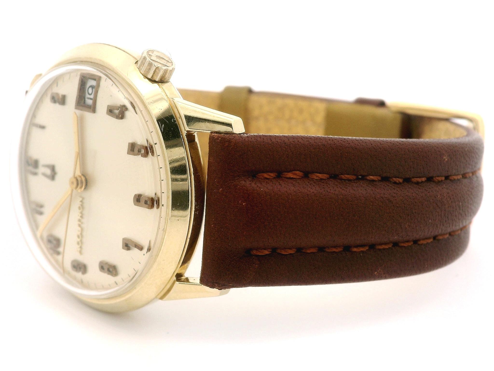 Vintage 14k Yellow Gold Bulova Accutron 34mm Date Quartz Wrist Watch Ref. M9 For Sale 6