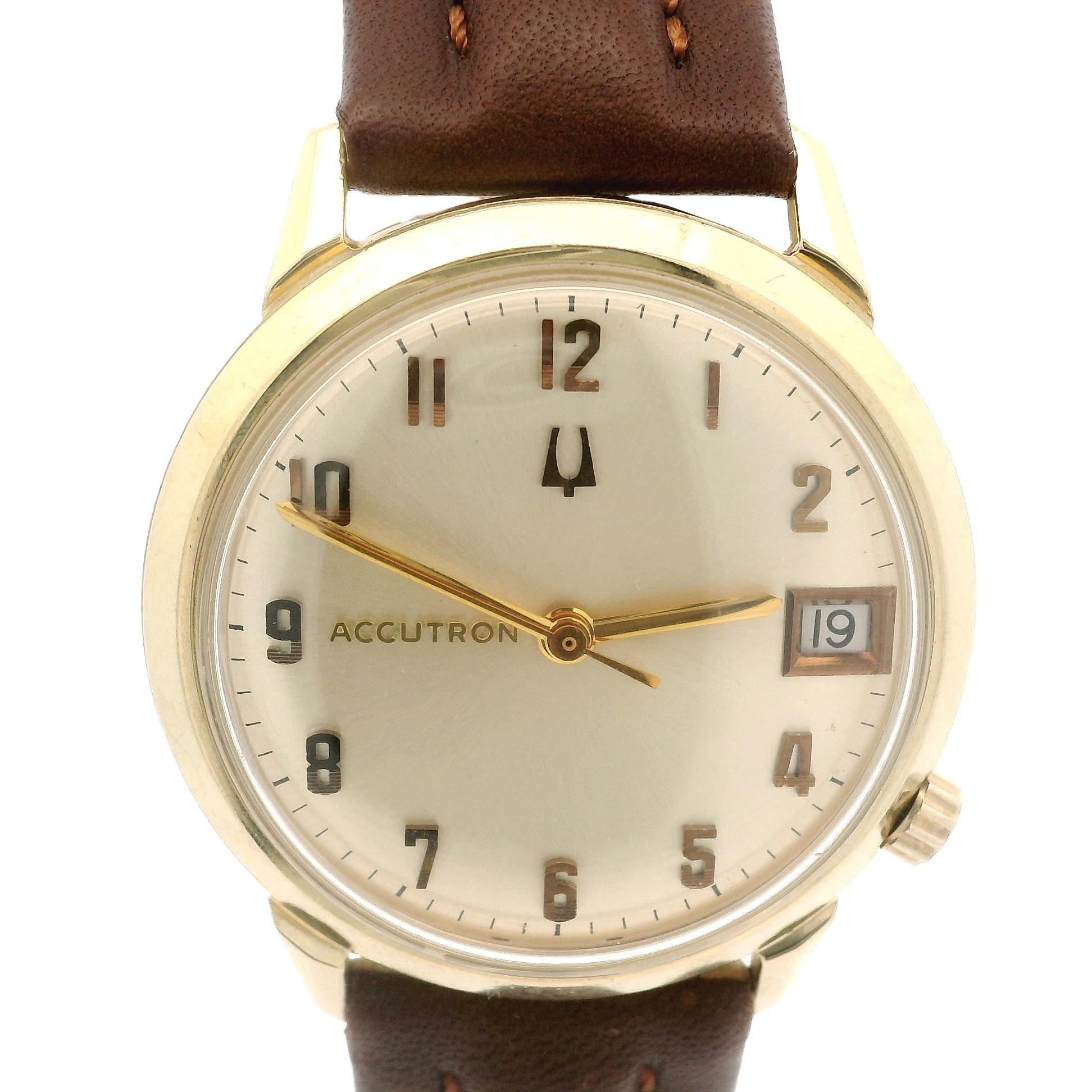 Vintage 14k Yellow Gold Bulova Accutron 34mm Date Quartz Wrist Watch Ref. M9 In Excellent Condition For Sale In Montclair, NJ
