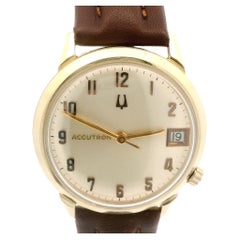 Orologio da polso vintage in oro giallo 14k Bulova Accutron 34mm Date Quartz Ref. M9
