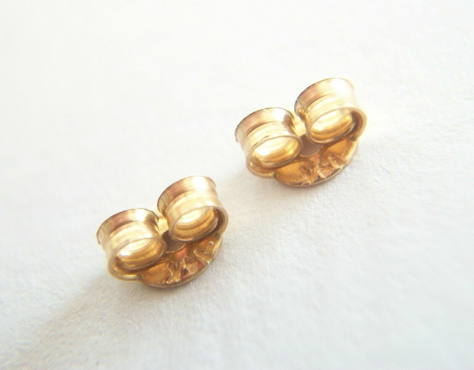 Vintage 14k Yellow Gold 'C' Scroll Earrings, Signed, U.S, Late 20th Century For Sale 6