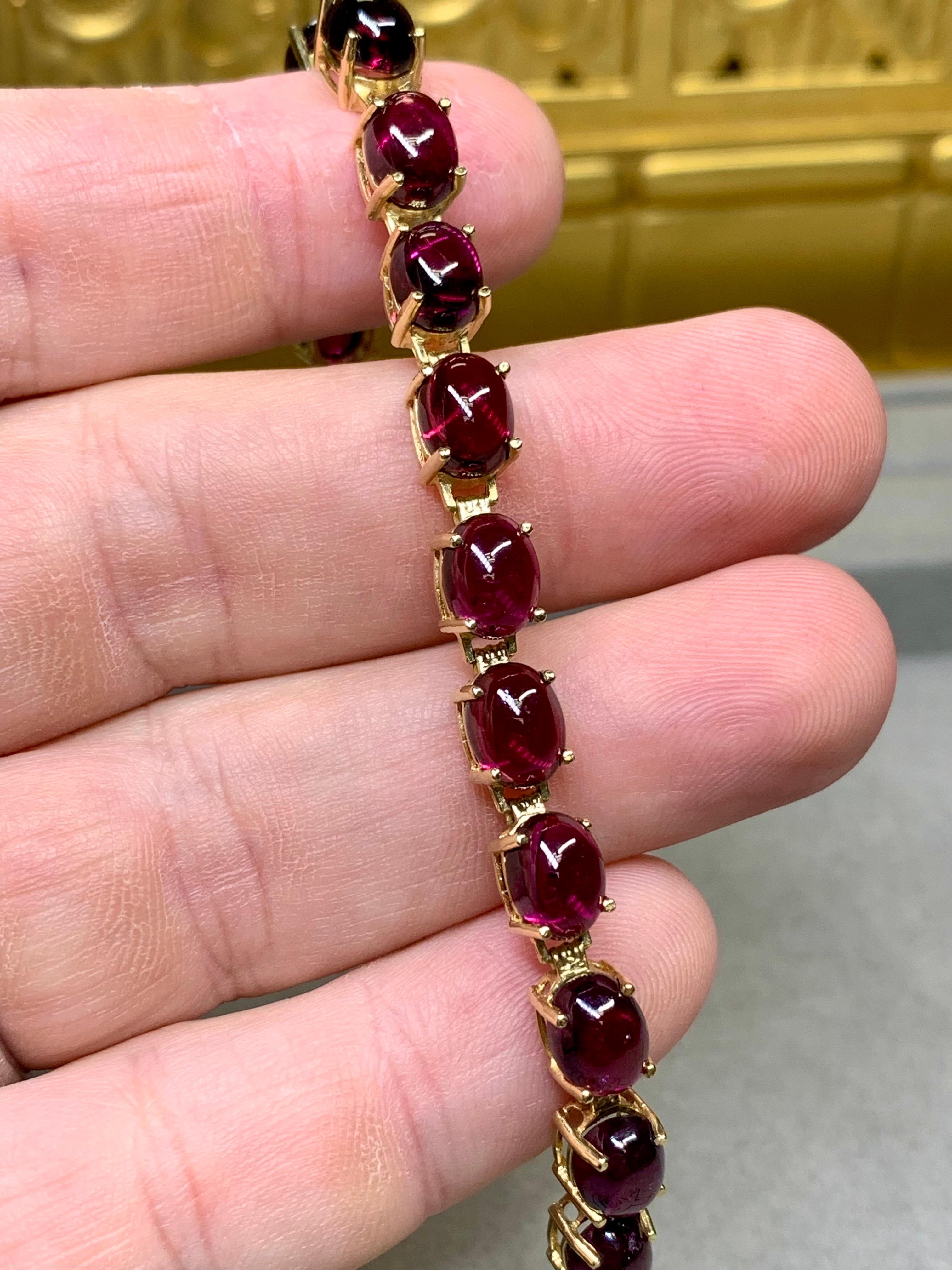 Vintage 14K Gelbgold Cabochon Granat Linie Armband 38ctw 7 im Zustand „Gut“ im Angebot in Winter Springs, FL