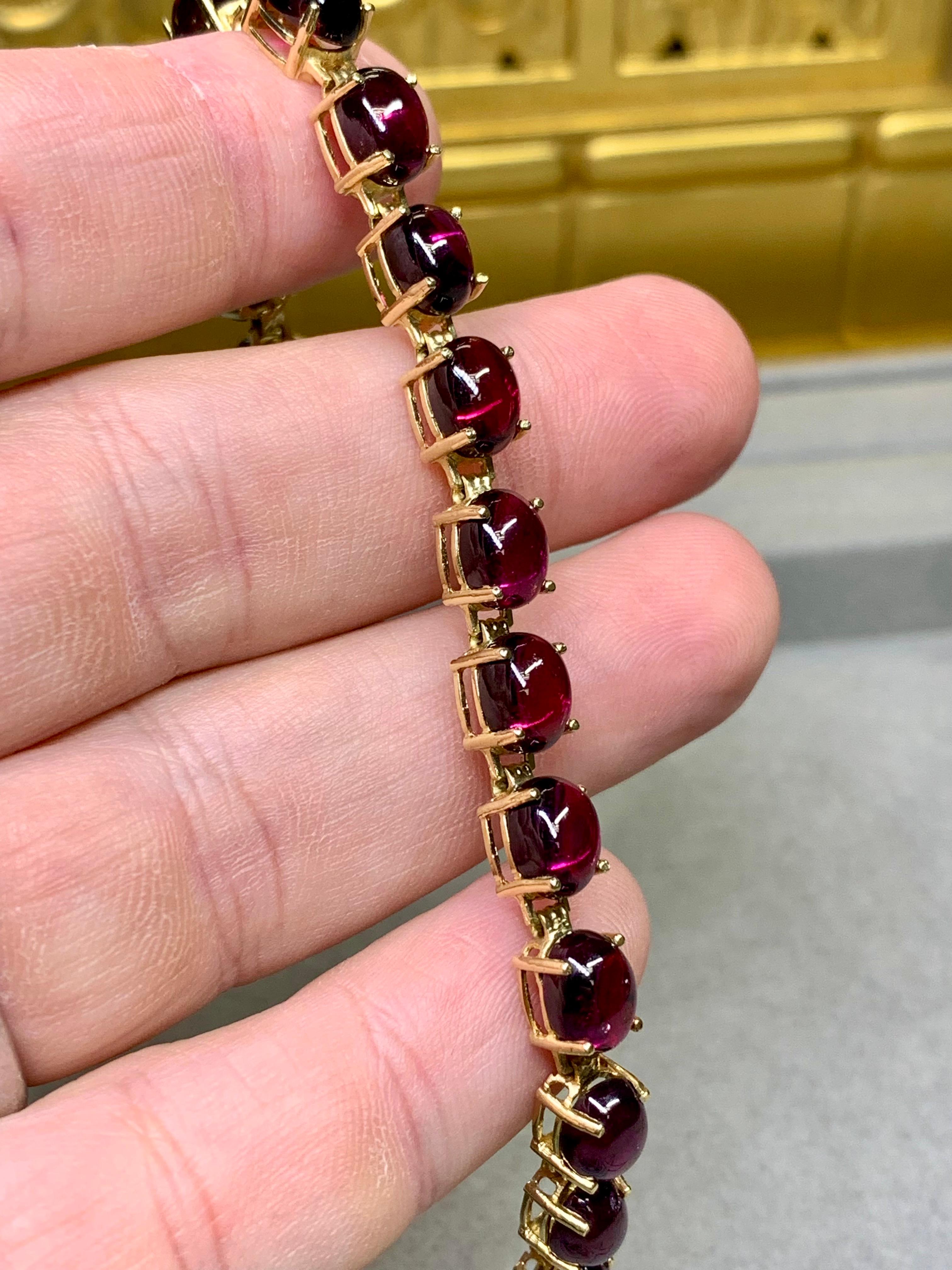Vintage 14K Gelbgold Cabochon Granat Linie Armband 38ctw 7 für Damen oder Herren im Angebot