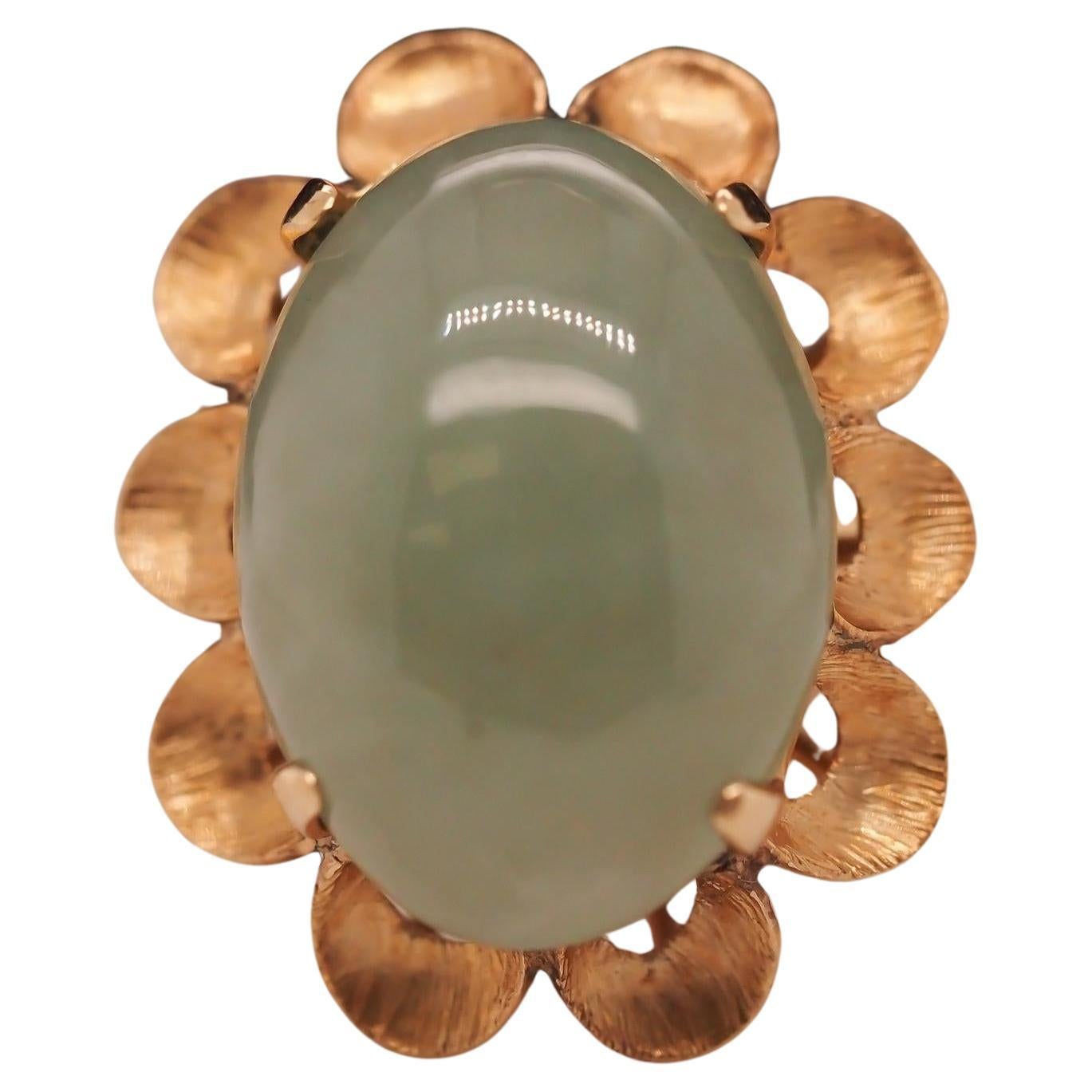 Vintage 14K Yellow Gold Cabochon Jade Cocktail Ring For Sale