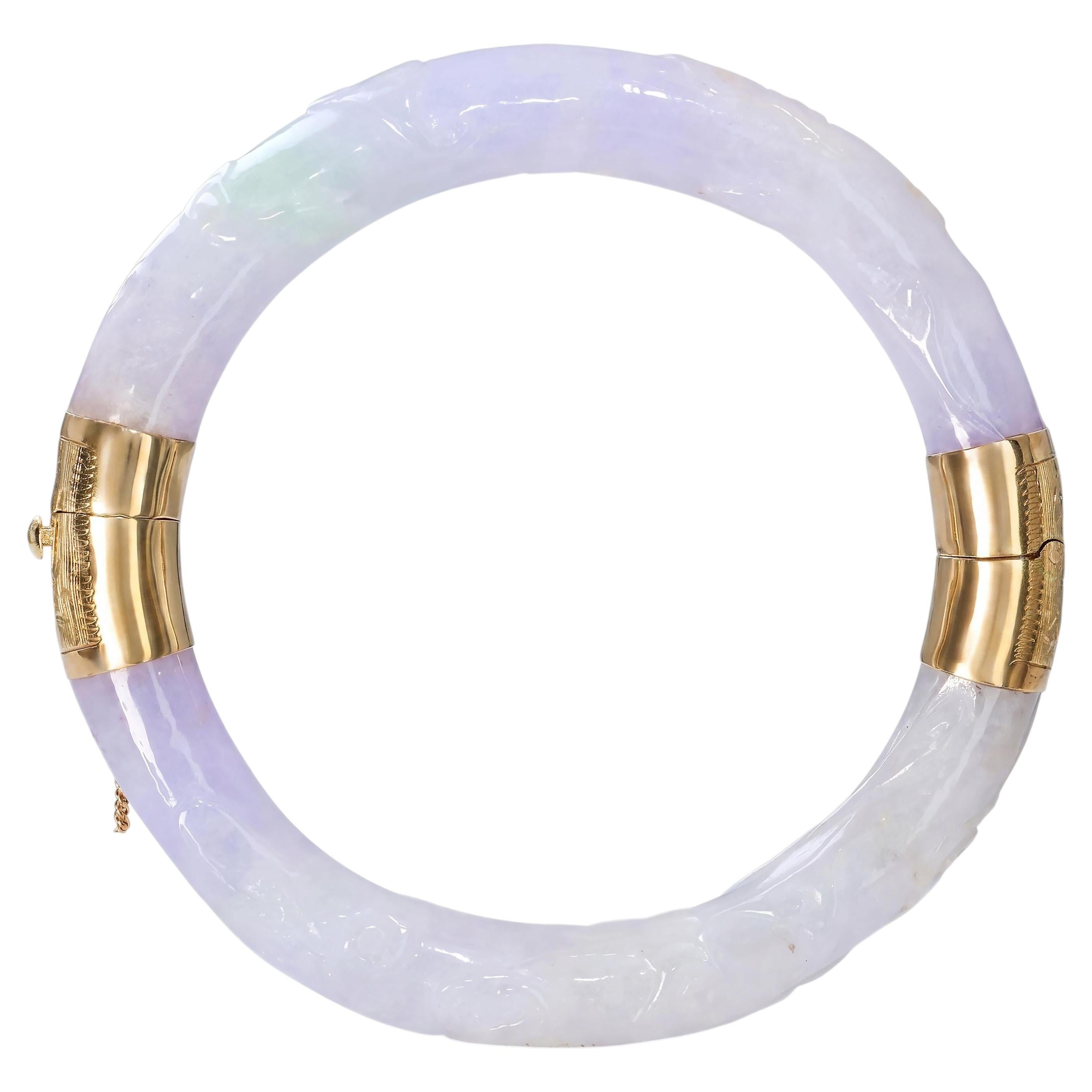 Brazalete articulado vintage de oro amarillo de 14k con jadeíta de color lavanda tallada, clasificada como Tipo A por el GIA