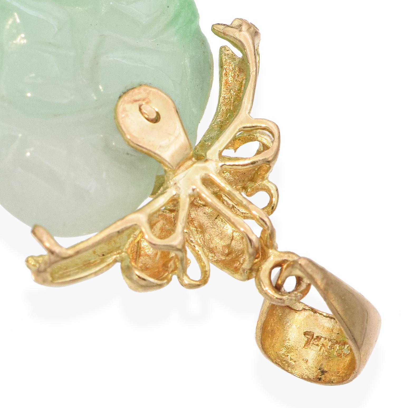 Uncut Vintage 14K Yellow Gold Carved Green Jade Floral Pendant For Sale
