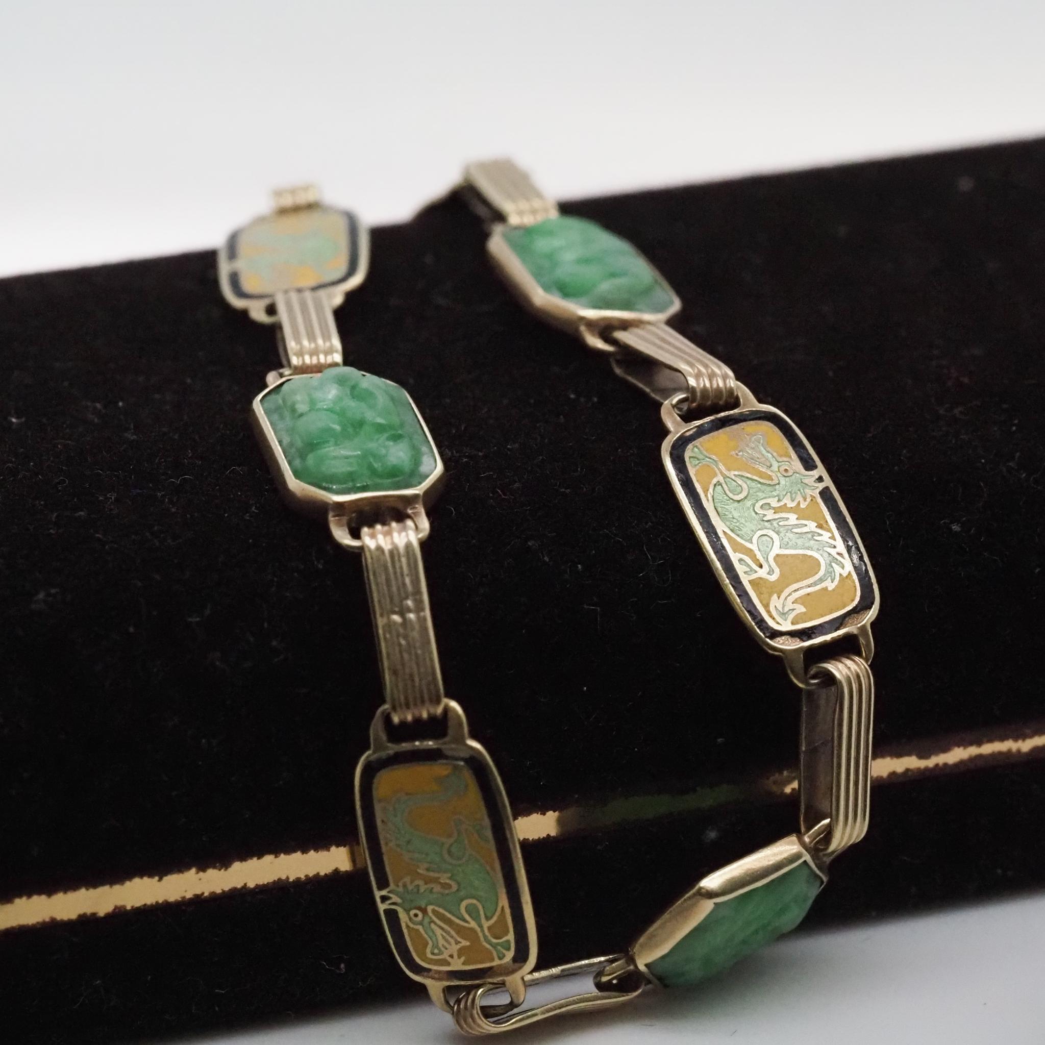 Bracelet dragon vintage en or jaune 14 carats sculpté, jade et émail en vente 3