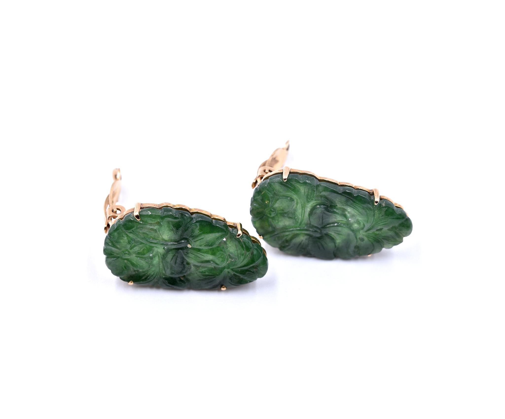Vintage 14 Karat Yellow Gold Carved Jade Clip-On Earrings In Excellent Condition For Sale In Scottsdale, AZ