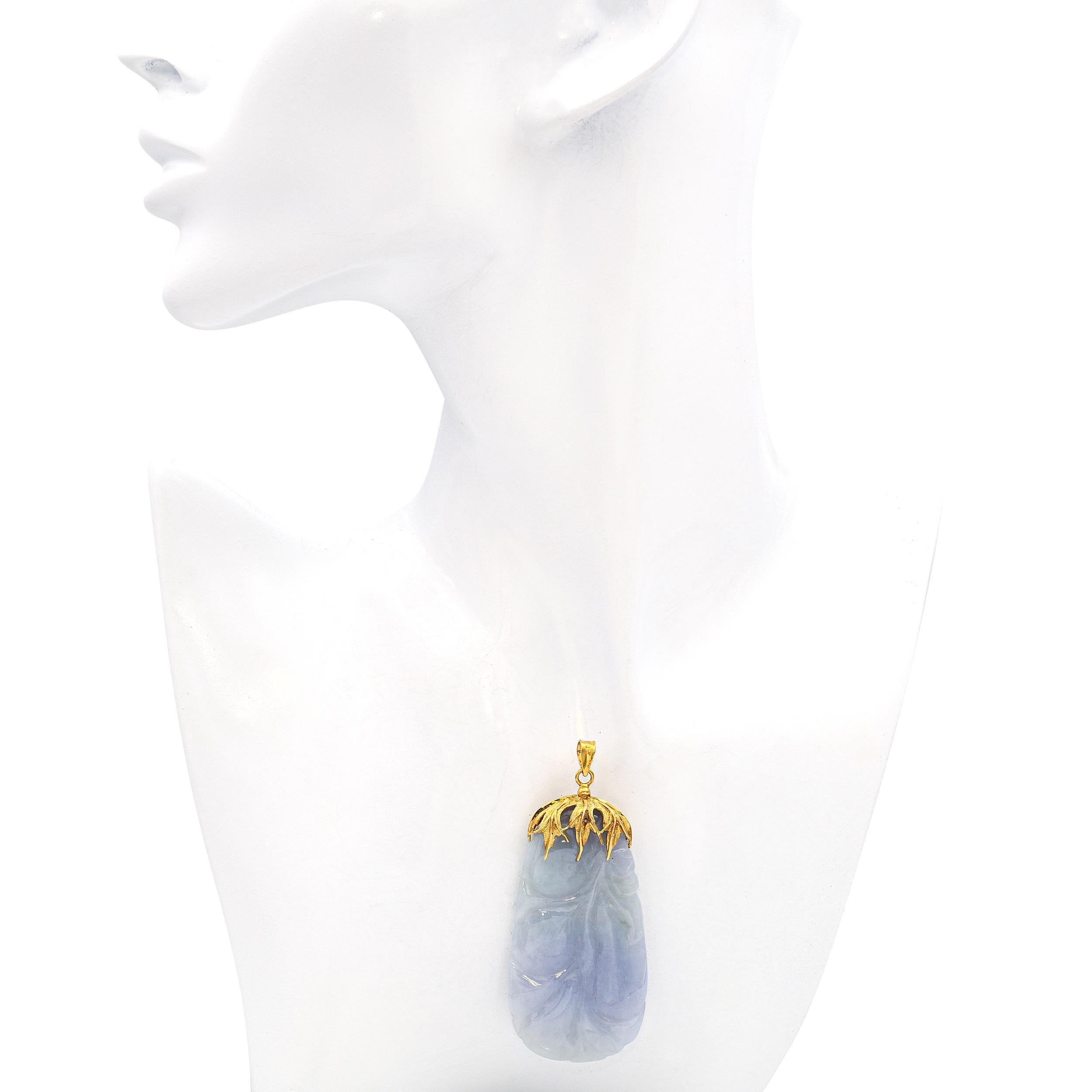 Rough Cut Vintage 14k Yellow Gold Carved Jade Pendant For Sale