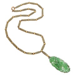 Vintage 14k Yellow Gold Carved Jade Pendant Necklace