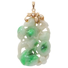 Vintage 14k Yellow Gold Carved Jadeite Monkey and Fruit Pendant