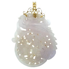 Großer Vintage 14k Gelbgold geschnitzter Lavendel Jade Phoenix Gartenszene Großer Anhänger