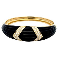 Vintage 14K Yellow Gold Carved Onyx & Diamond Inlay Bangle Bracelet, 1.50 Carat