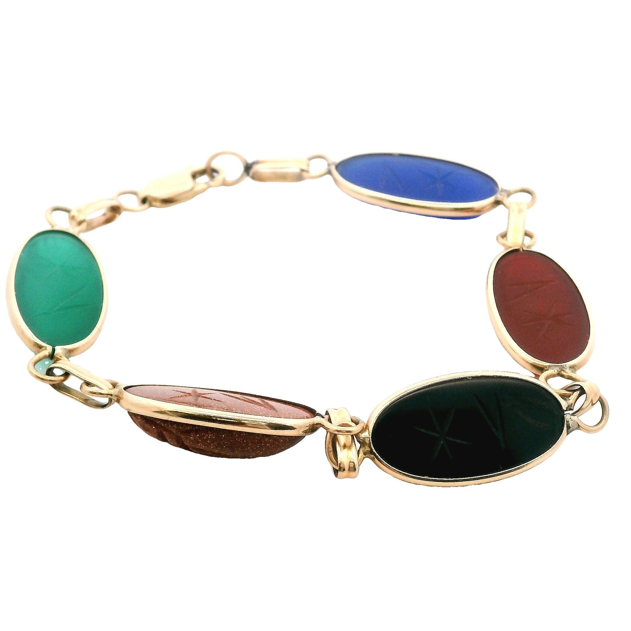 Vintage 14k Yellow Gold Carved Scarab Multi-Gemstone Bracelet 1970s en vente 6
