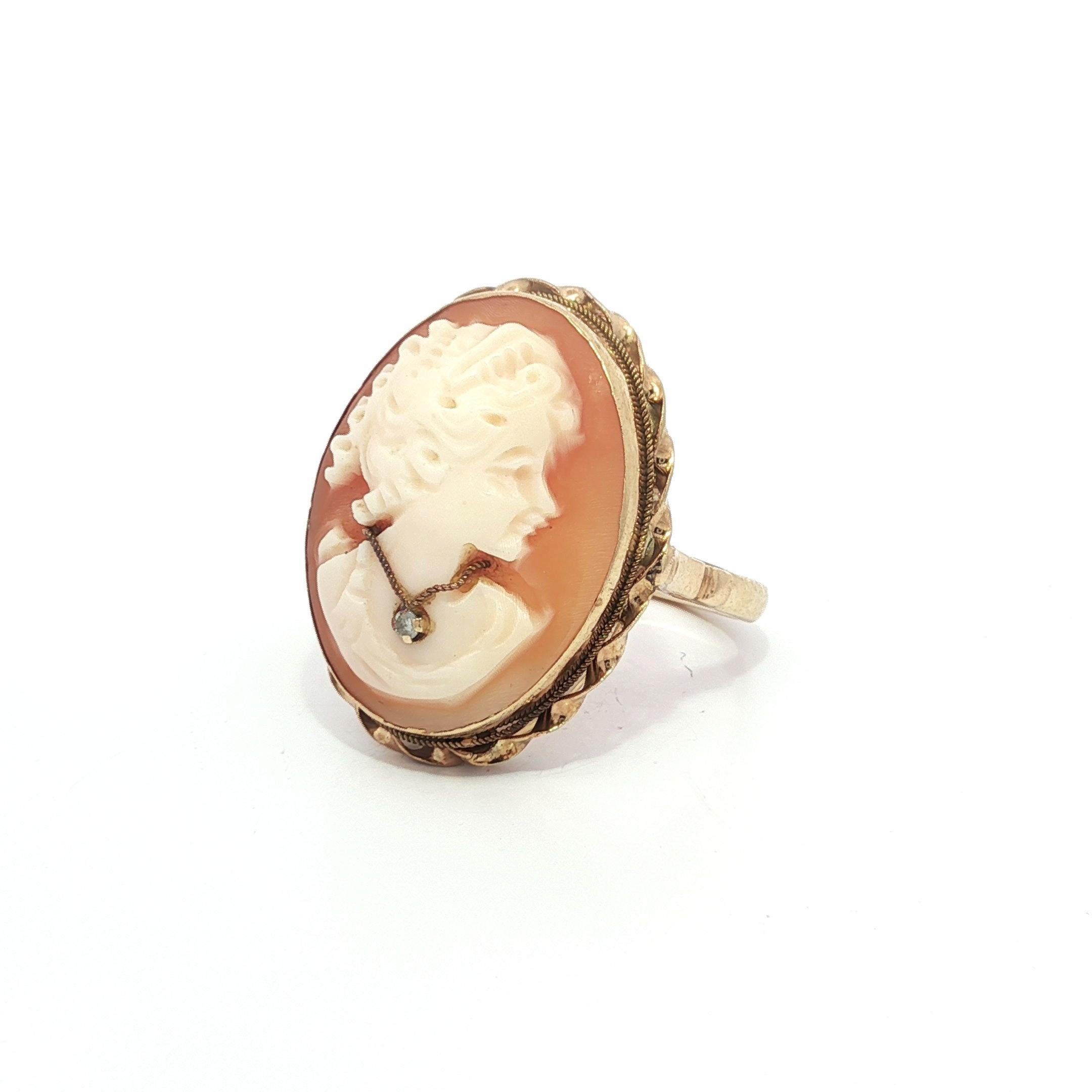 Vintage 14k Yellow Gold Shell Cameo Lady Portrait Twisted Wire Frame Ring en vente 5