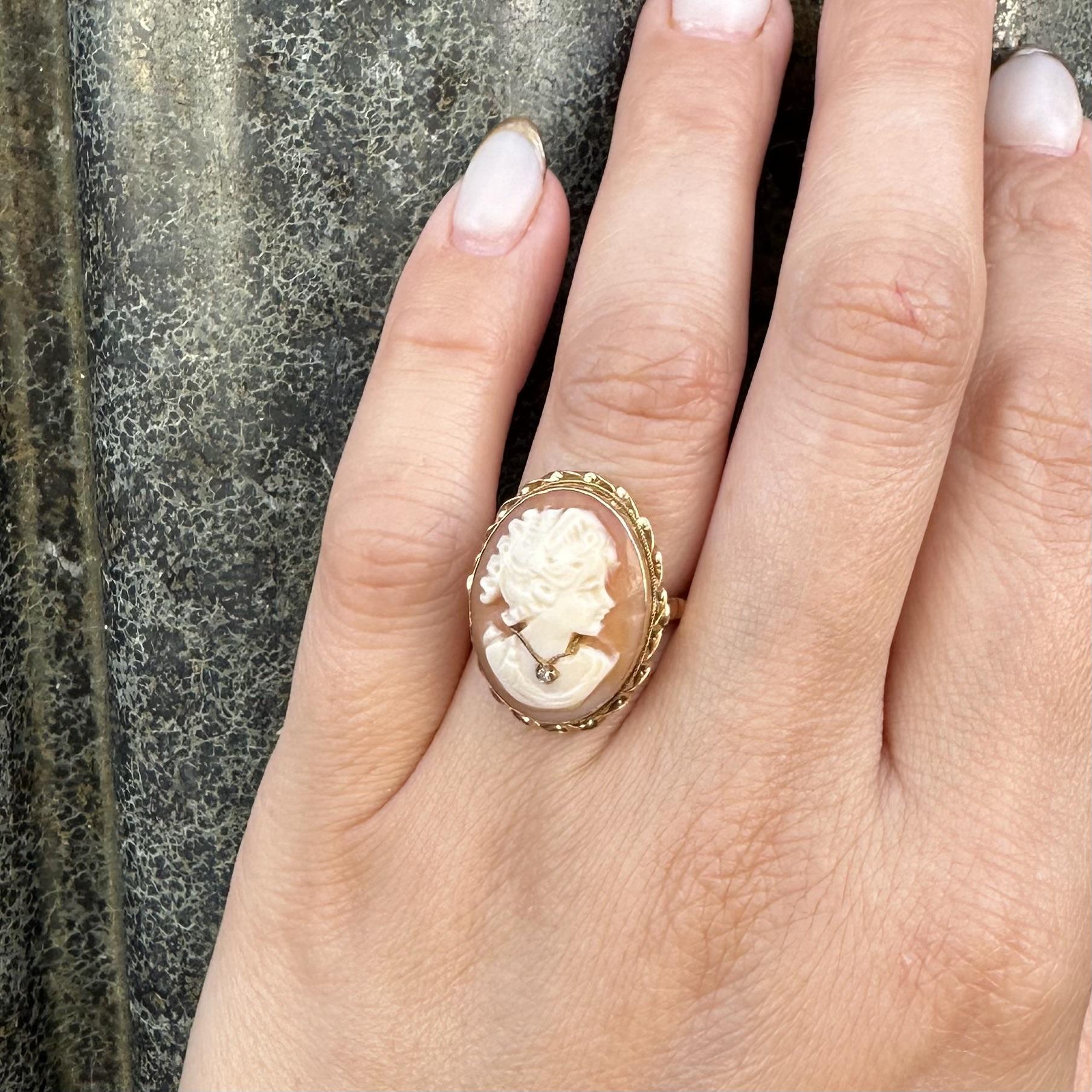 Vintage 14k Yellow Gold Shell Cameo Lady Portrait Twisted Wire Frame Ring en vente 8