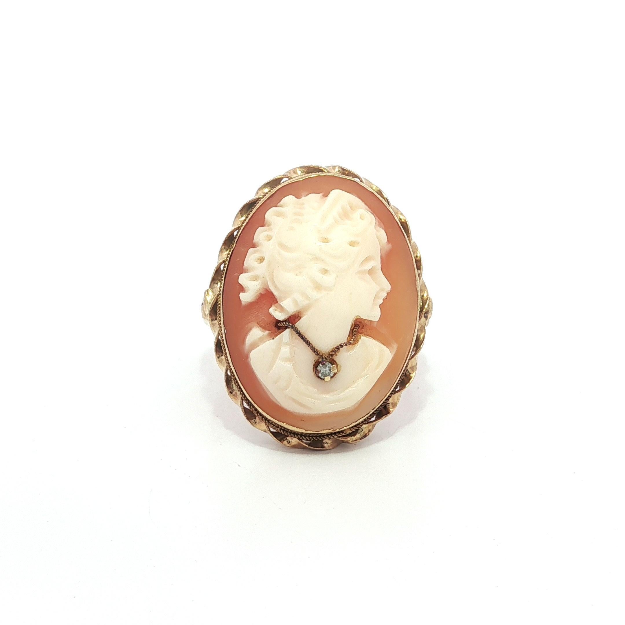 Vintage 14k Yellow Gold Shell Cameo Lady Portrait Twisted Wire Frame Ring en vente 2