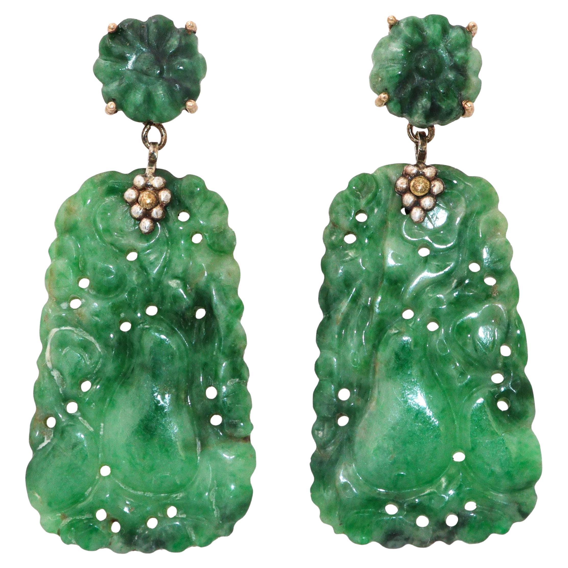 Vintage 14k Yellow Gold Carved Squash Jade Earrings For Sale