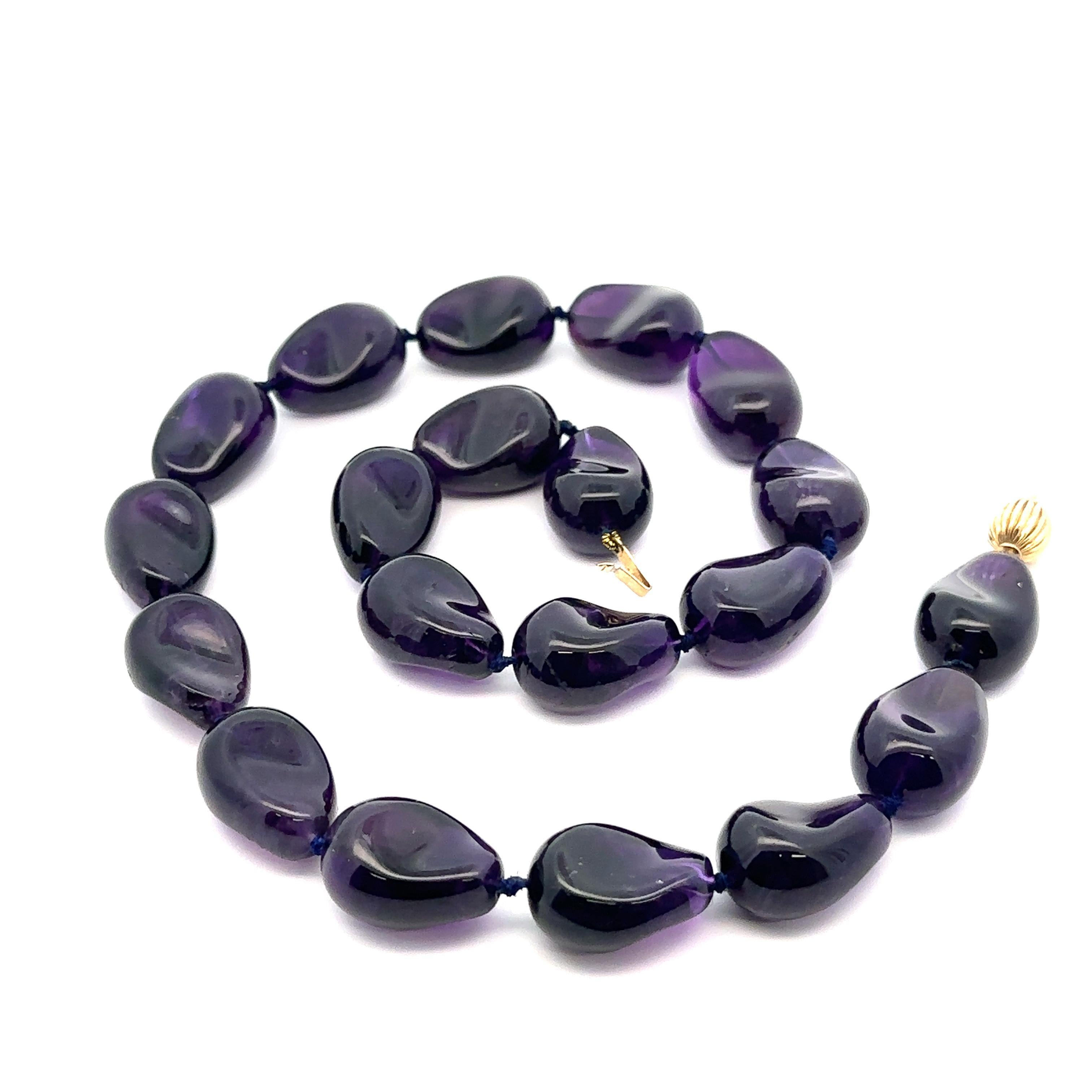 Women's Vintage 14k Yellow Gold Clasp Tumbled Bead Large Amethyst Chunky Necklace For Sale
