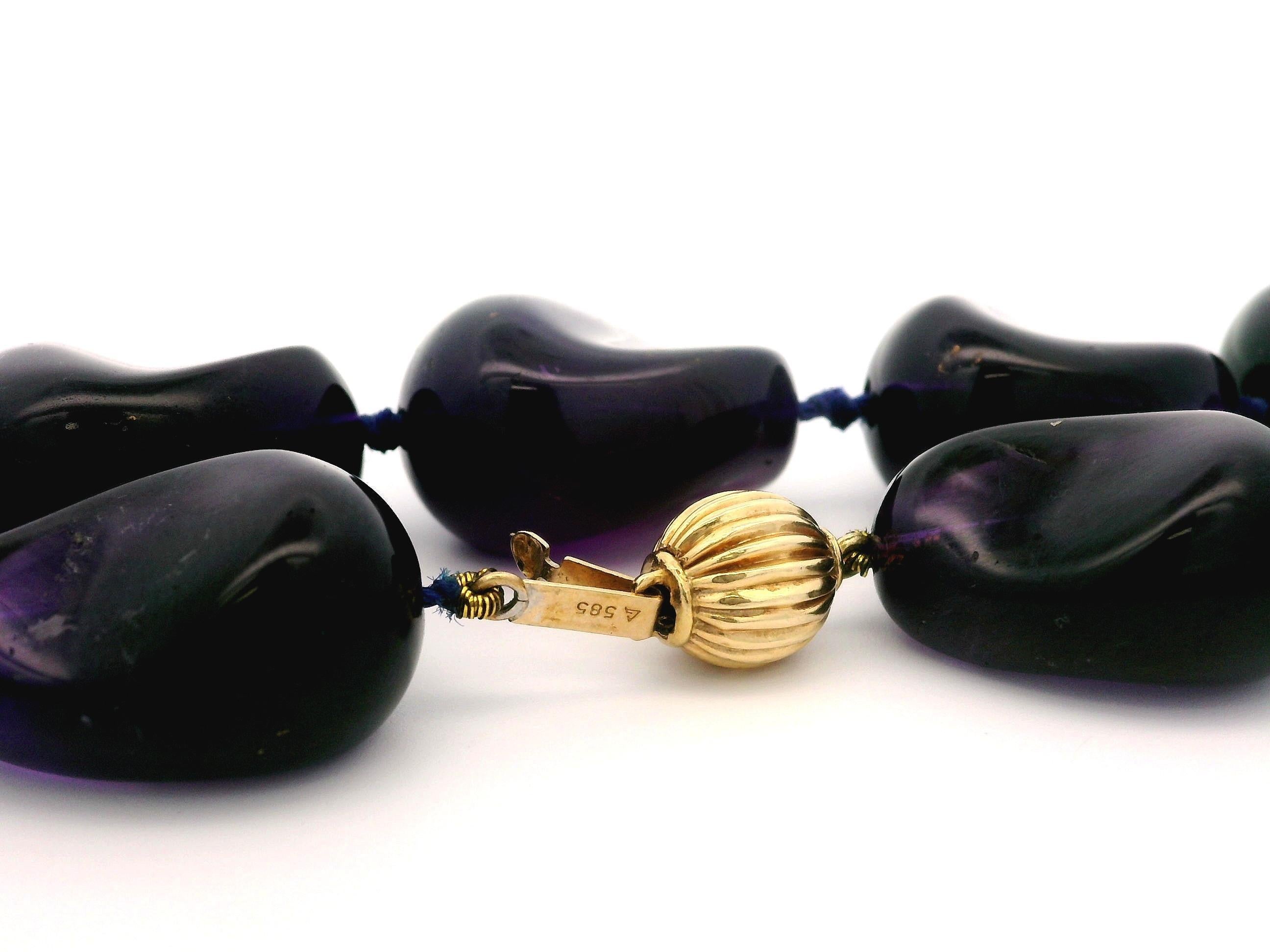 Vintage 14k Yellow Gold Clasp Tumbled Bead Large Amethyst Chunky Necklace For Sale 1