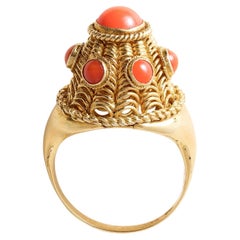 Vintage 14K Yellow Gold Coral Bezel Set Ring