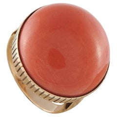 Vintage-Cocktailring aus 14-karätigem Gelbgold mit Korallenkuppel MF07-062626