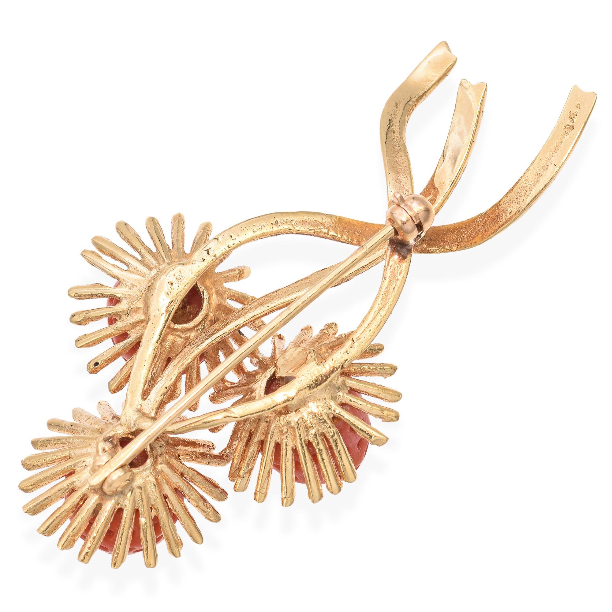 Women's Vintage 14k Yellow Gold Coral Strawberry Brooch For Sale