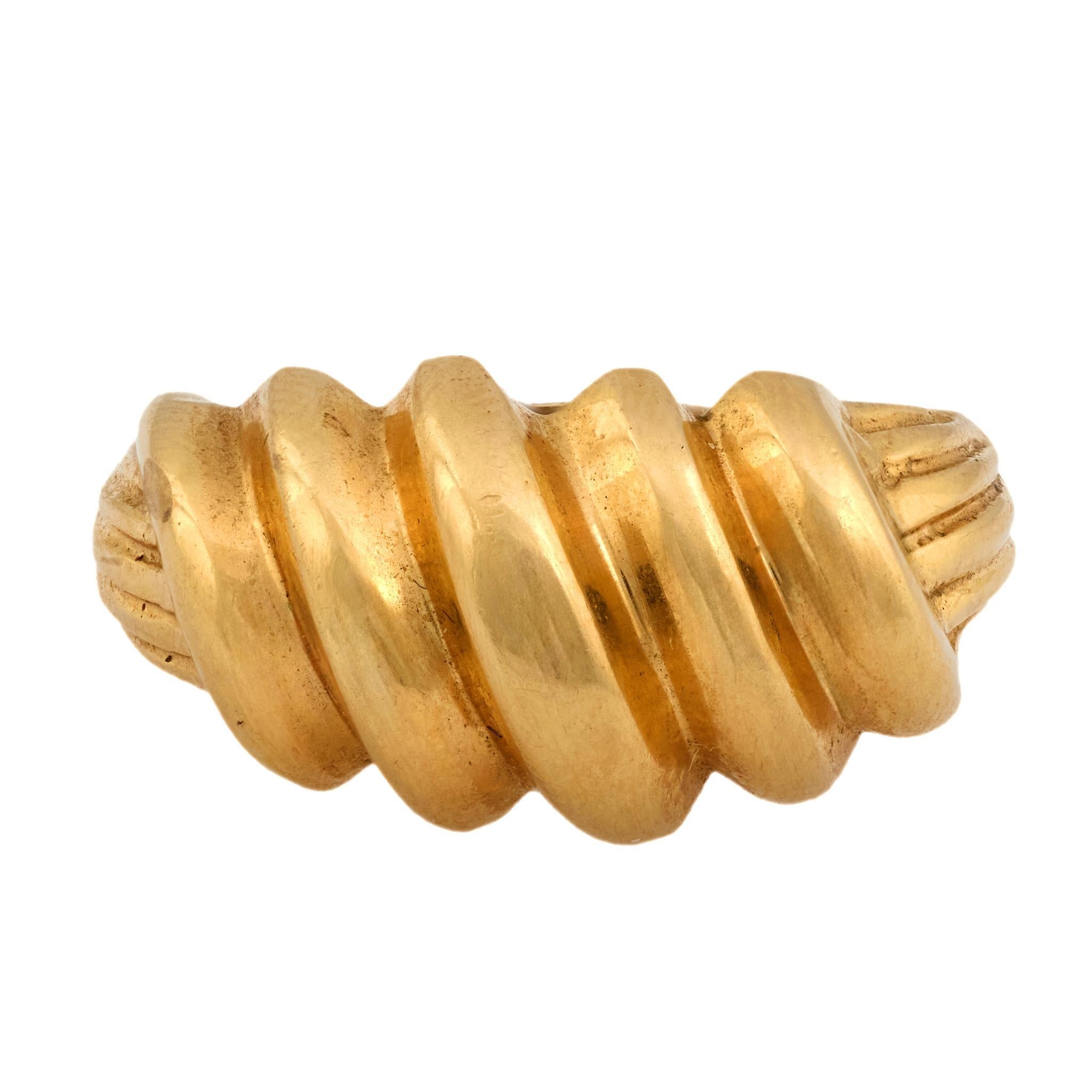 Moderne Bague de croissant vintage en or jaune 14k en vente