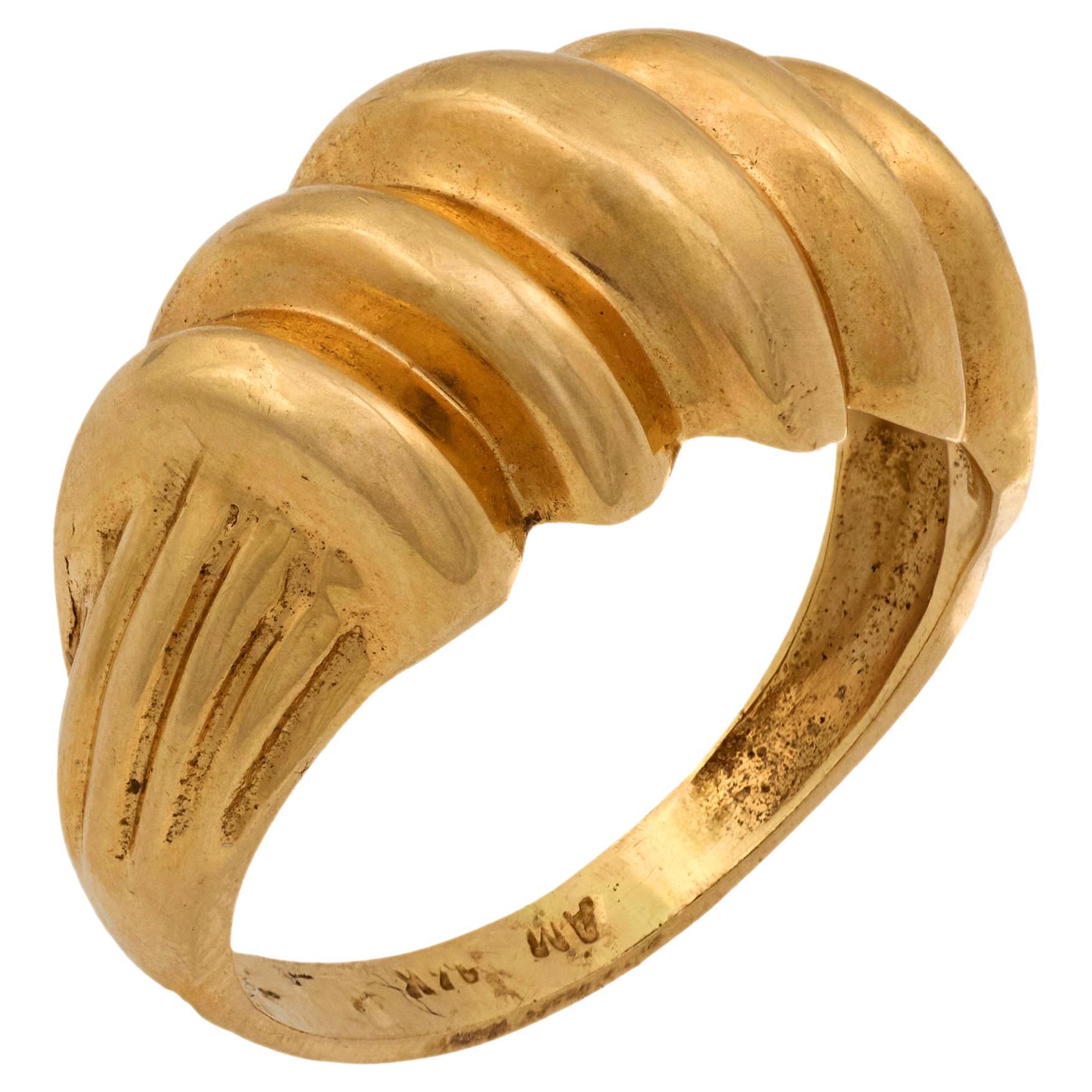 Bague de croissant vintage en or jaune 14k en vente