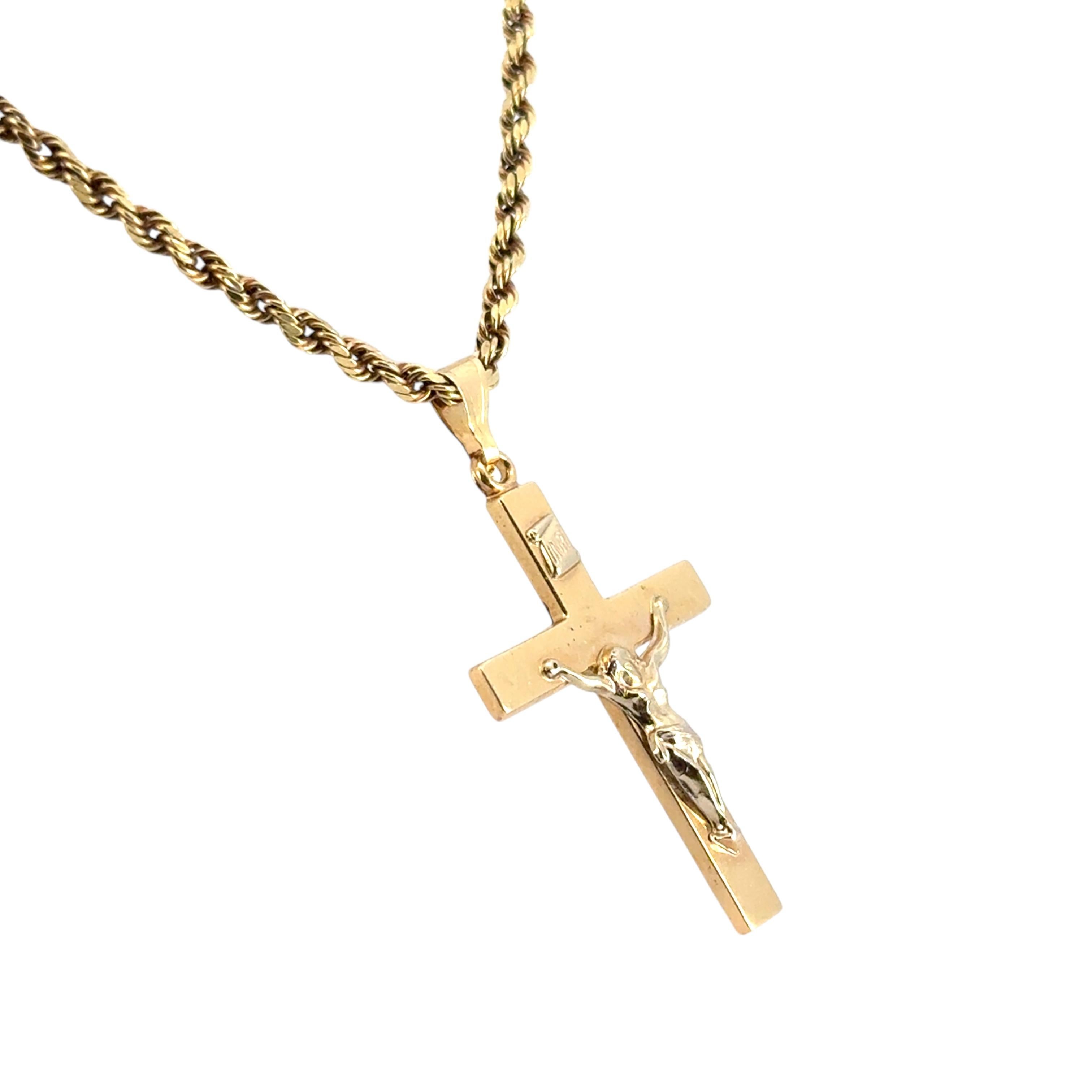 Vintage 14k Yellow Gold Cross Jesus Pendentif on a 14k Yellow Gold Rope Necklace en vente 2