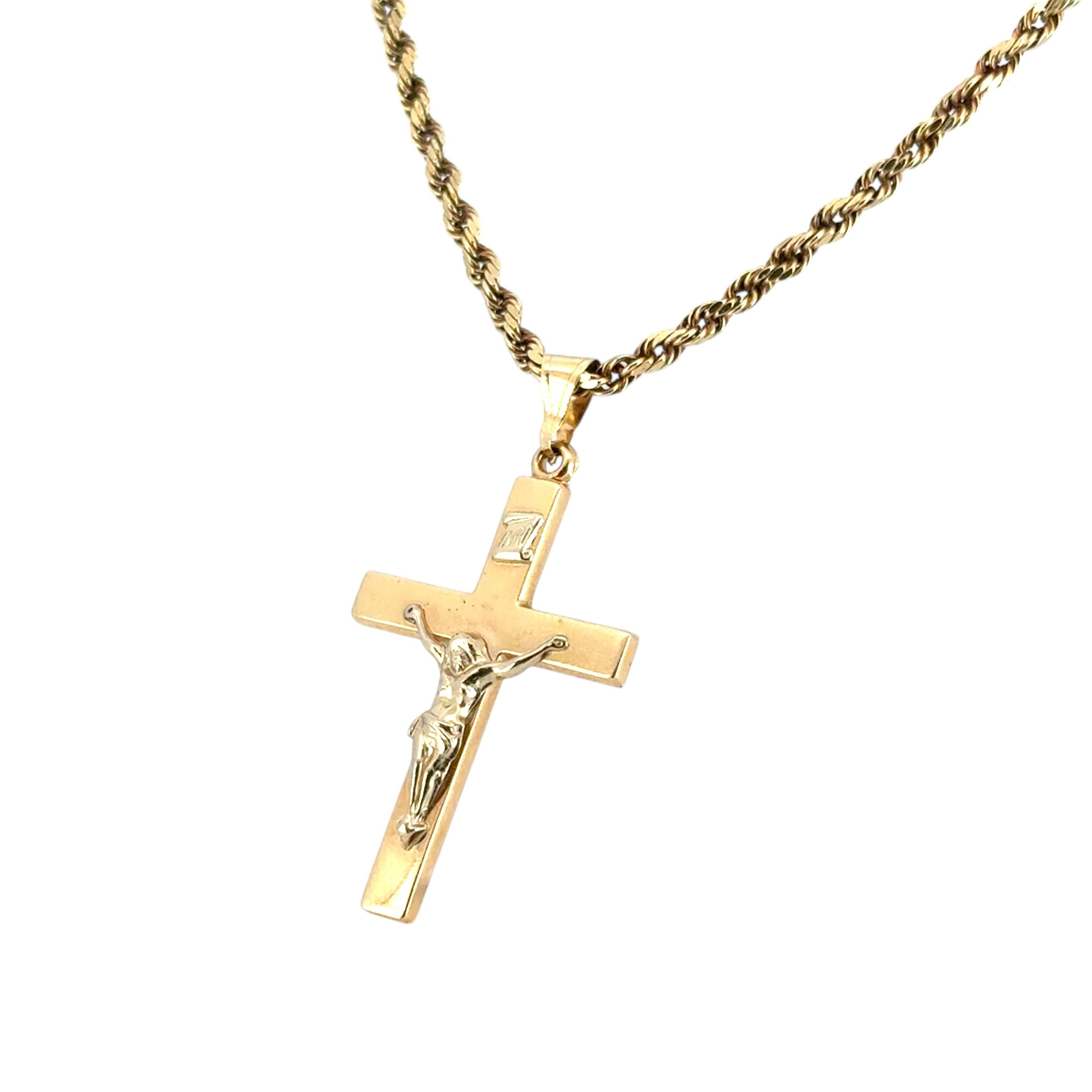 Vintage 14k Yellow Gold Cross Jesus Pendentif on a 14k Yellow Gold Rope Necklace en vente 3
