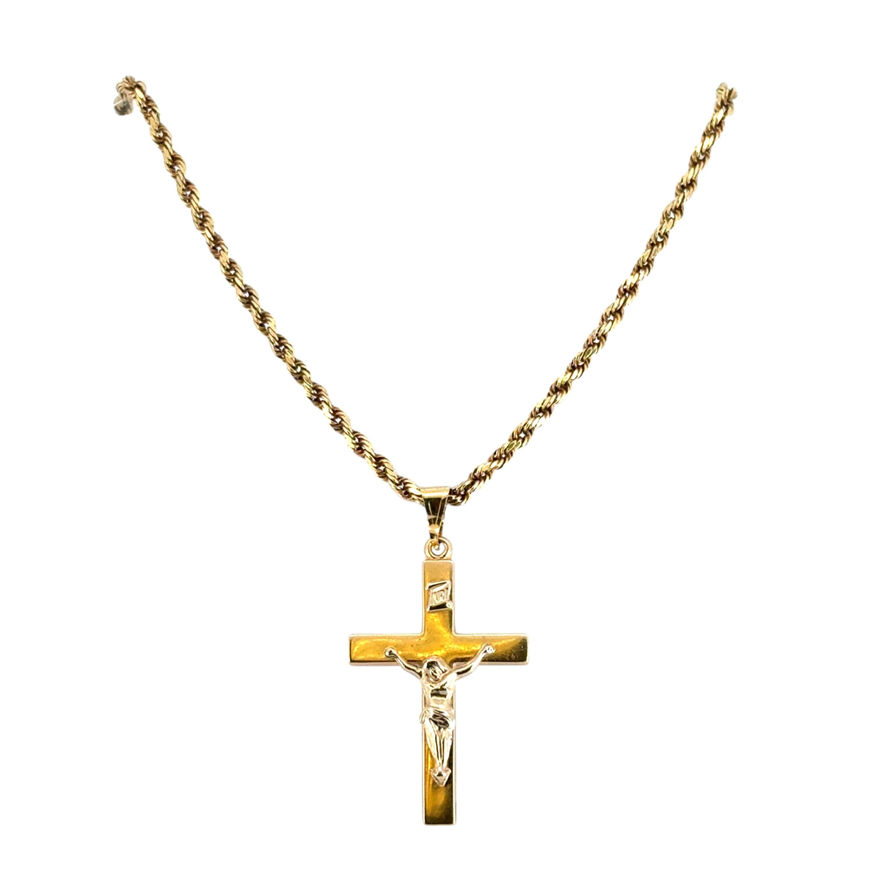 Vintage 14k Yellow Gold Cross Jesus Pendentif on a 14k Yellow Gold Rope Necklace en vente 5