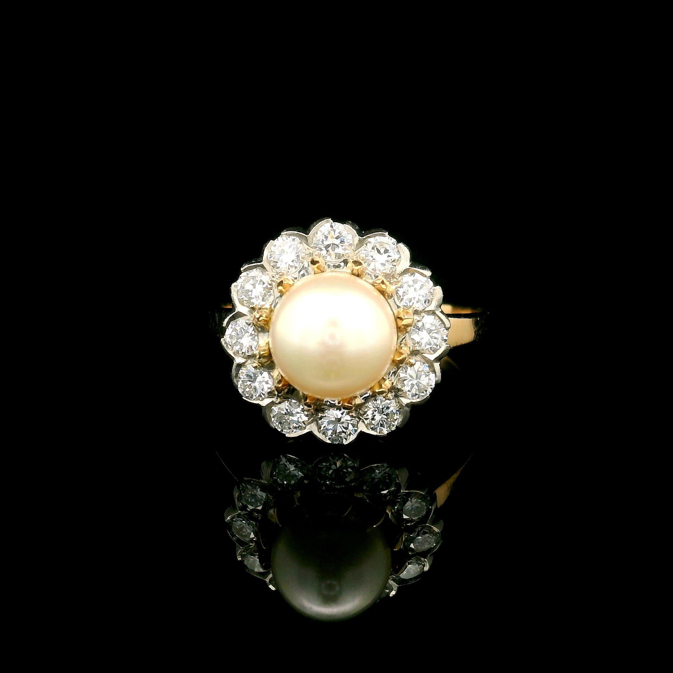 Vintage 14k Yellow Gold Cultured Pearl Center Old Transitional Diamond Halo Ring In Excellent Condition For Sale In Montclair, NJ