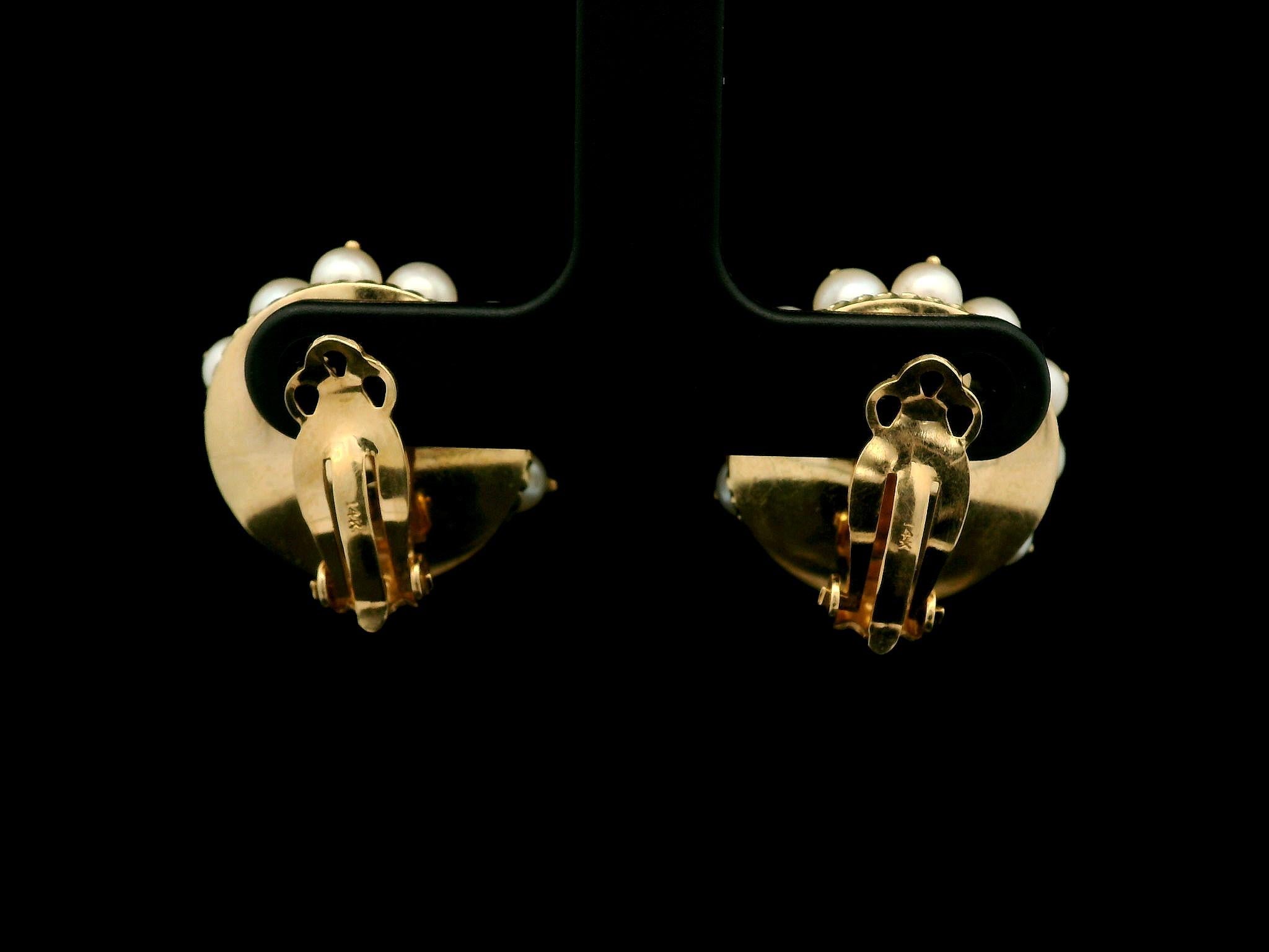 Boucles d'oreilles vintage en or jaune 14k avec bouton rond et perle de culture Sputnik Bon état - En vente à Montclair, NJ