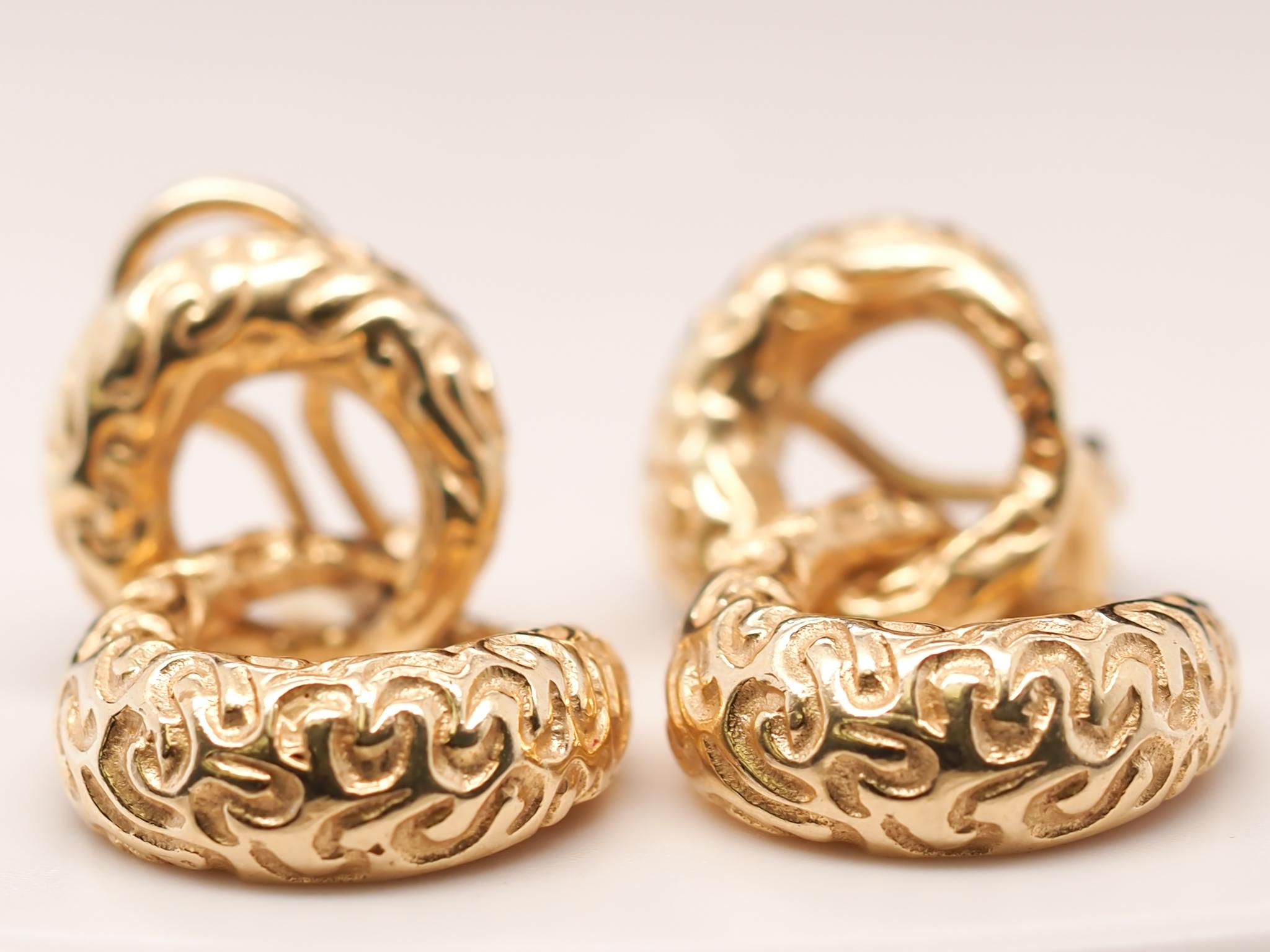 14K Yellow Gold XOXO Heart Hoop Earrings | Shin Brothers Jewelers Inc