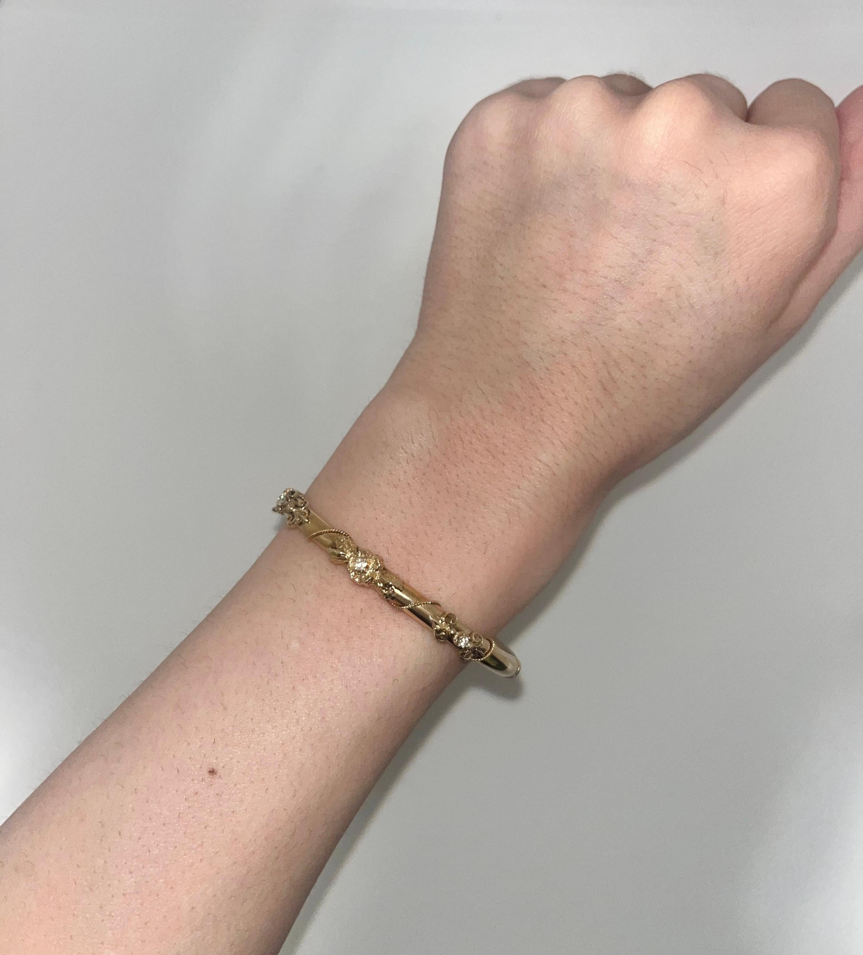 Vintage 14K Yellow Gold Diamond Accented Retro Bangle For Sale 1