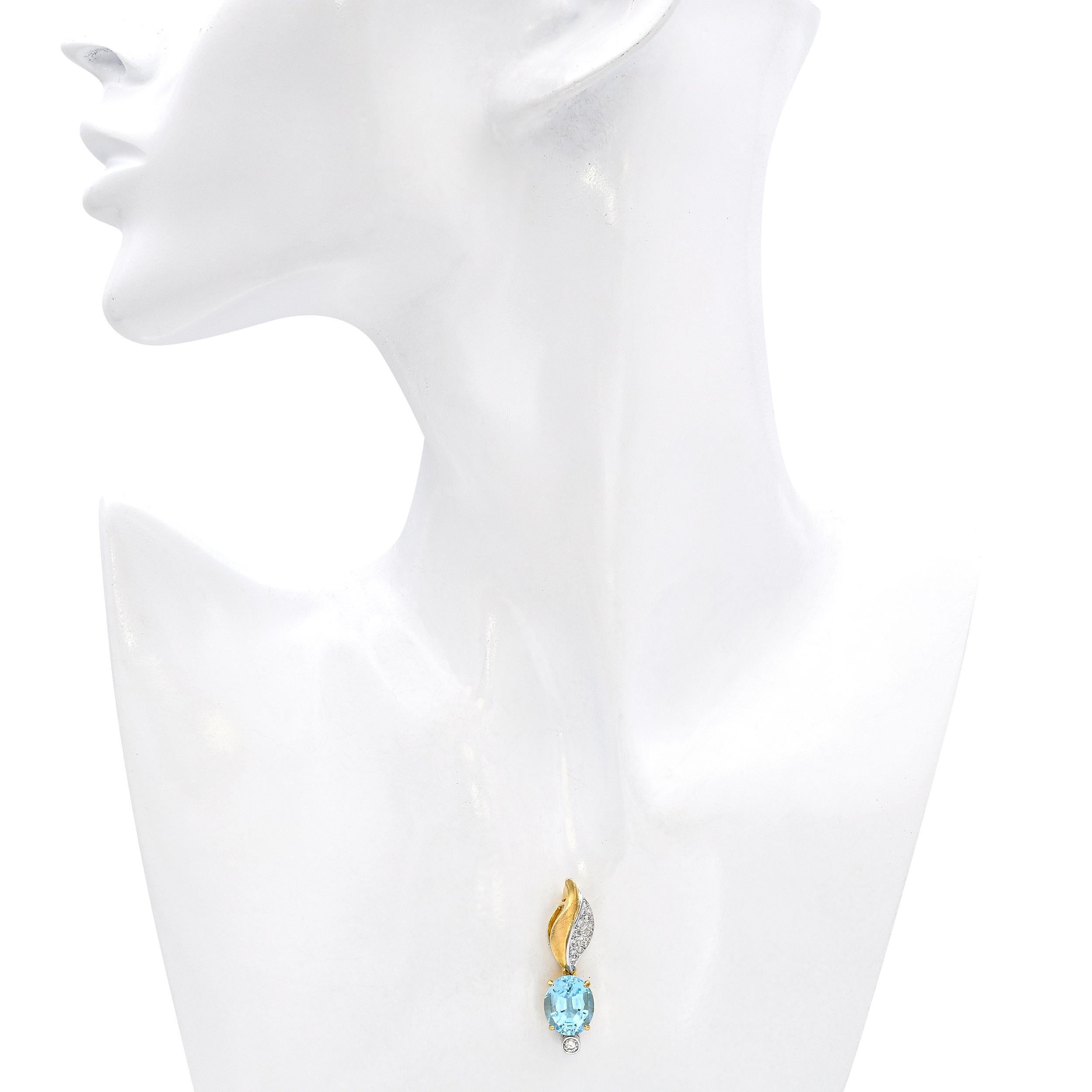 Taille mixte Pendentif vintage en or jaune 14k avec diamant et topaze bleue en vente