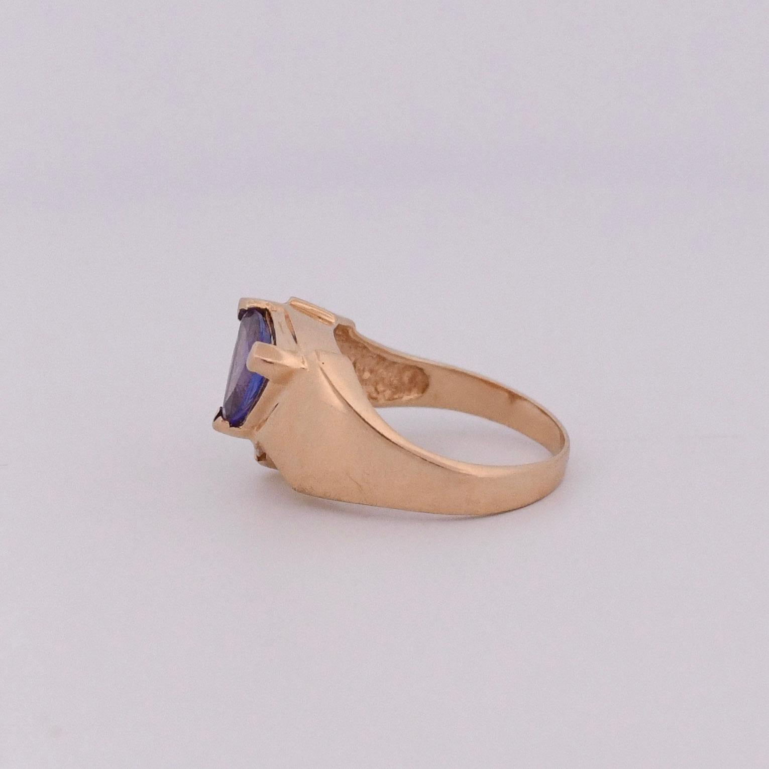 Round Cut Vintage 14K Yellow Gold Diamond and Deep Purple Tanzanite Gemstone Ring For Sale