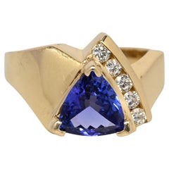 Vintage 14K Yellow Gold Diamond and Deep Purple Tanzanite Gemstone Ring