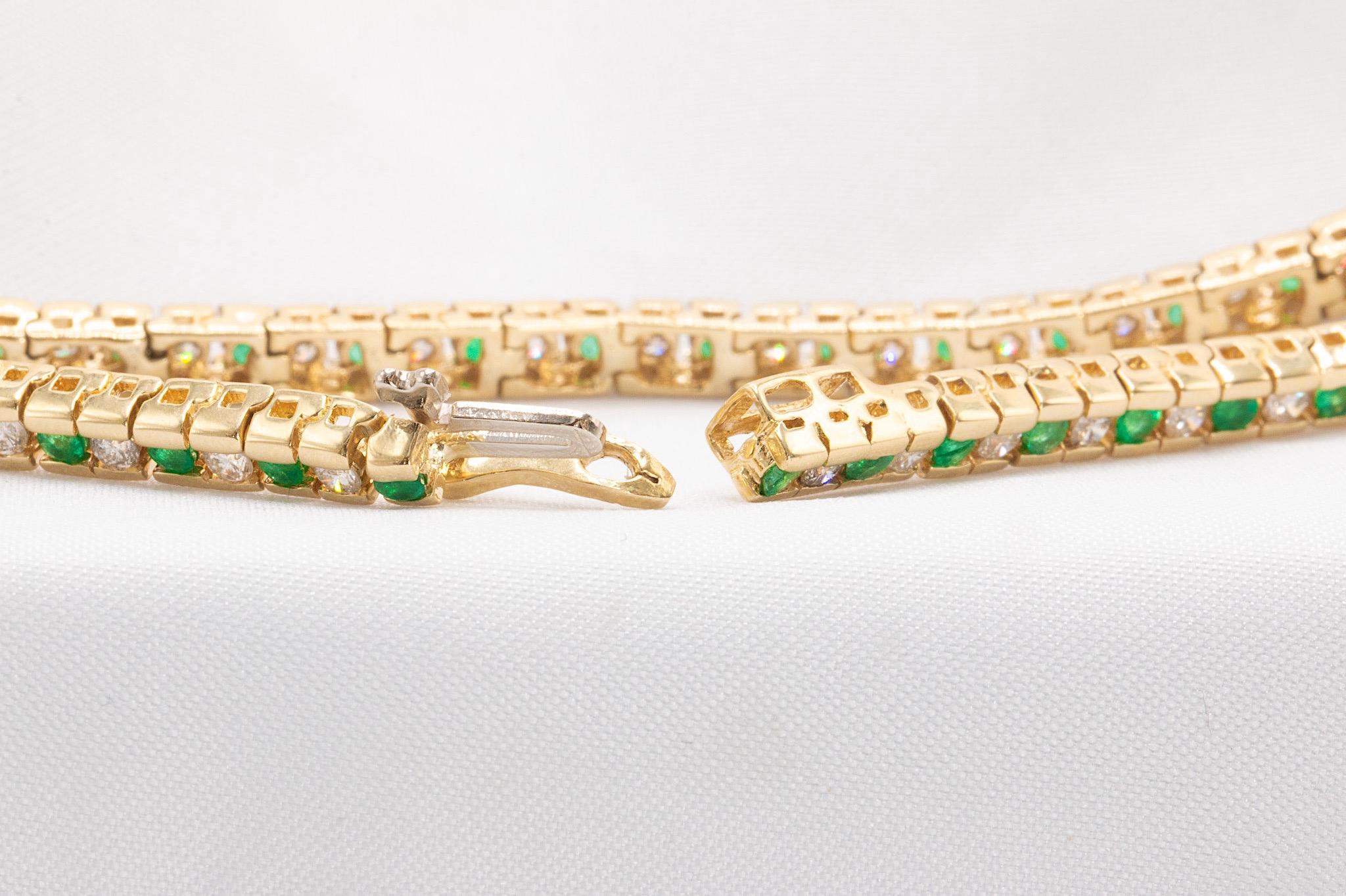 Round Cut Vintage 14k Yellow Gold Diamond and Emerald Bracelet For Sale