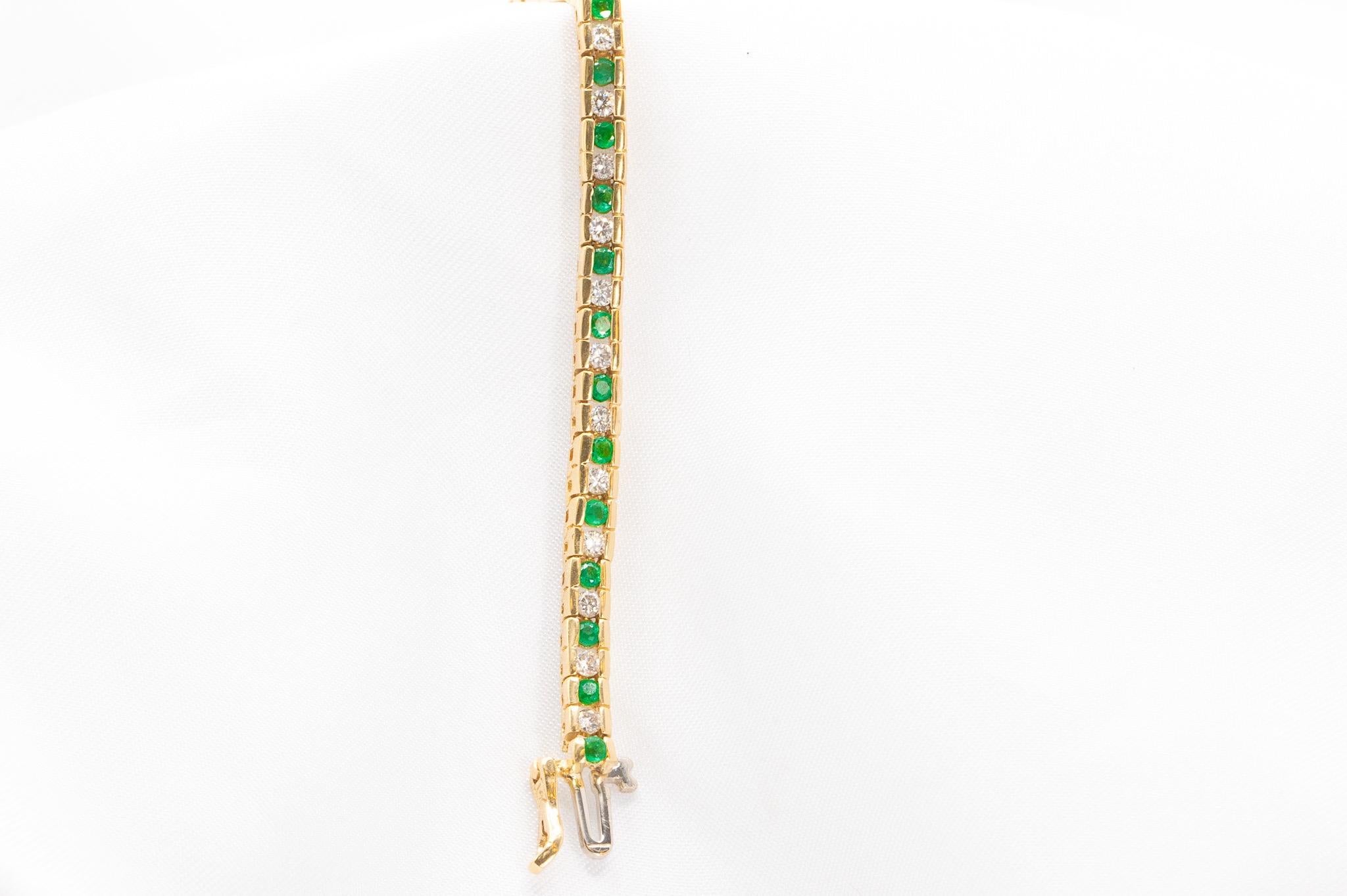 Vintage 14k Yellow Gold Diamond and Emerald Bracelet In Good Condition For Sale In Houston, TX